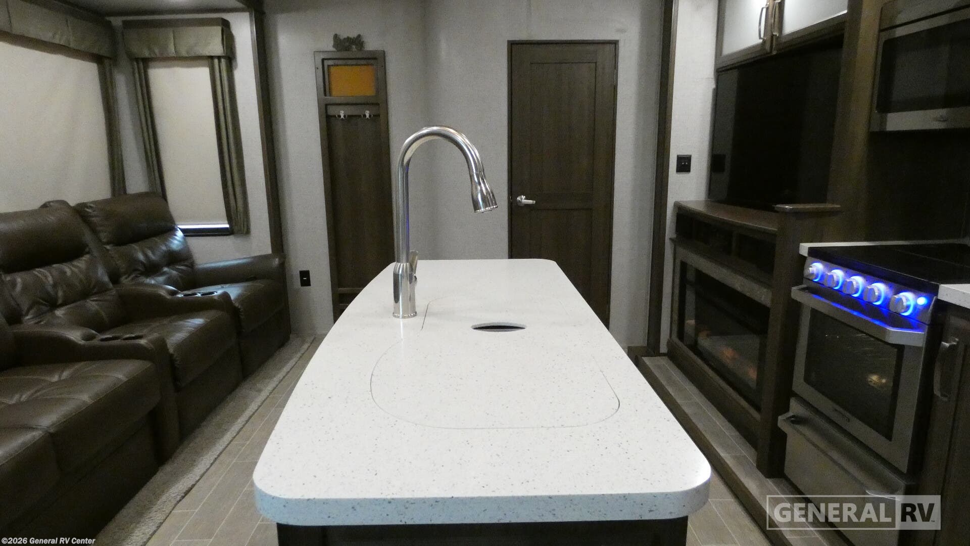 2023 Keystone Avalanche 396BH - Used Fifth Wheel For Sale by General RV Center in Wixom, Michigan