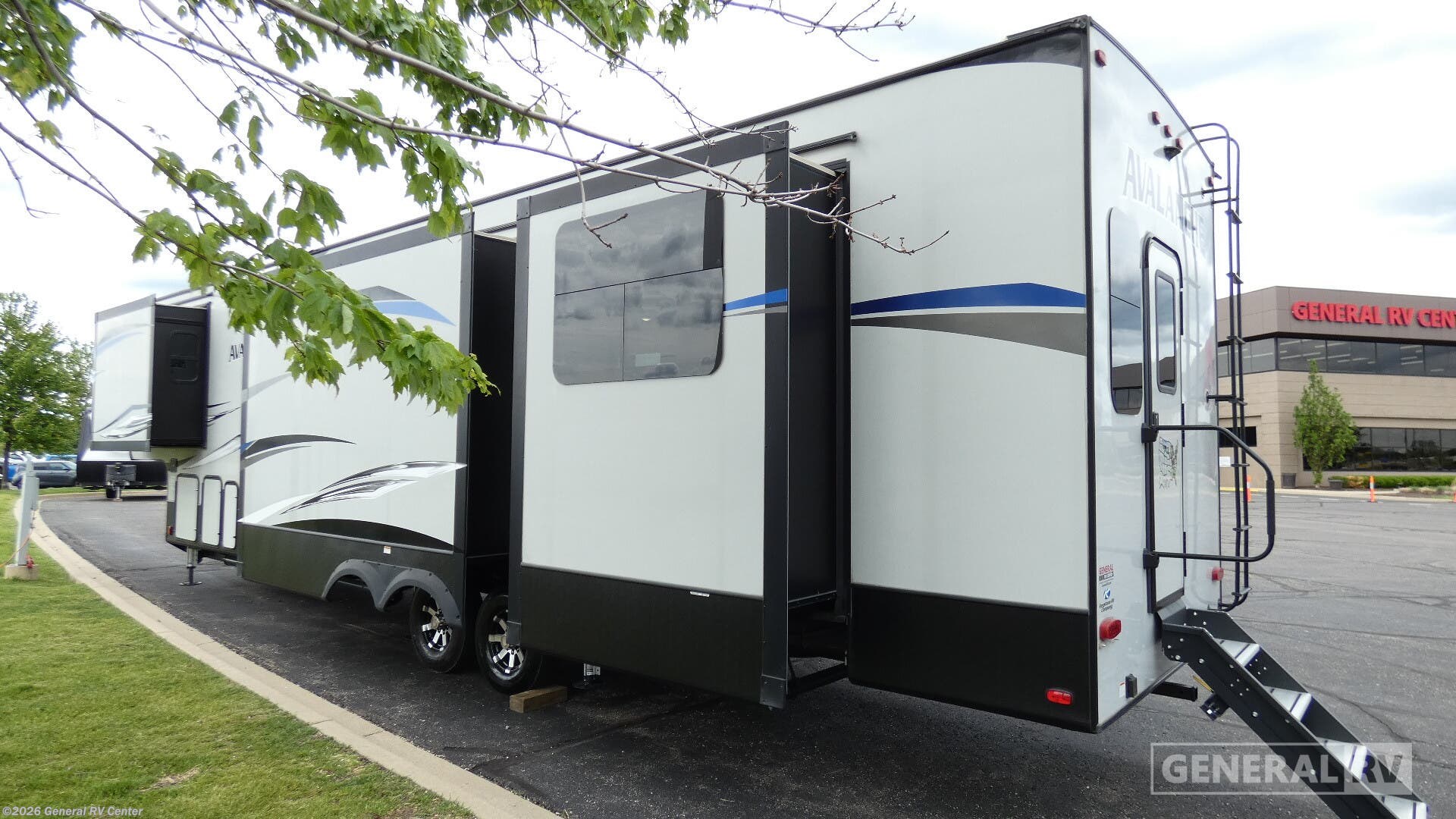 2023 Avalanche 396BH by Keystone from General RV Center in Wixom, Michigan