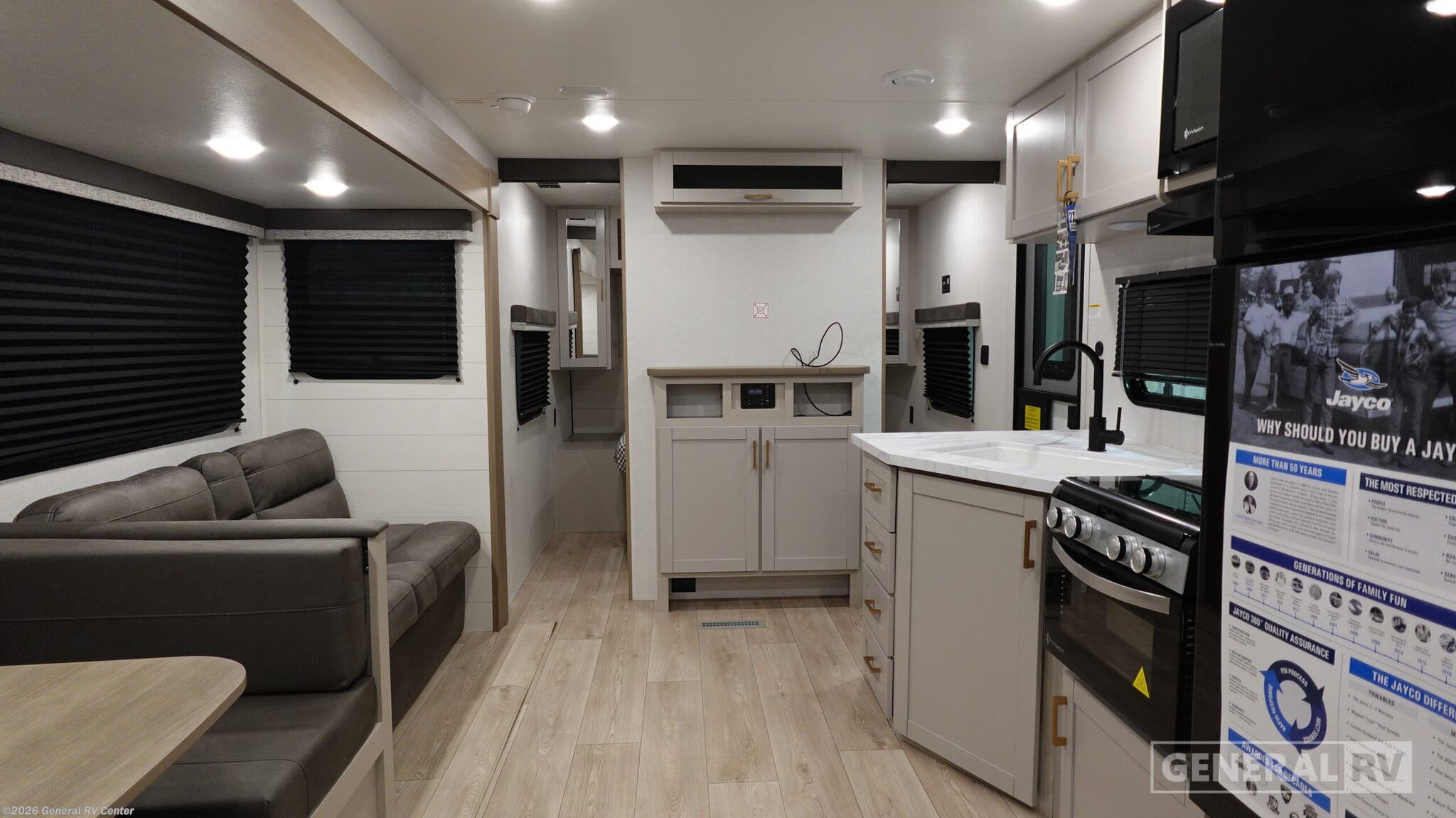 New 2026 Jayco Jay Flight SLX 321BDS available in Wixom, Michigan
