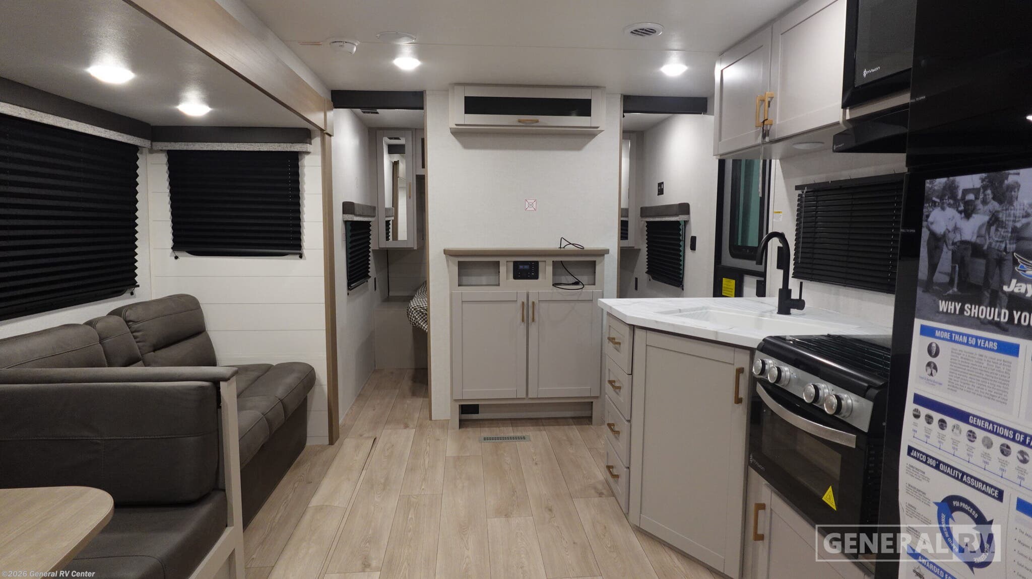 New 2026 Jayco Jay Flight SLX 321BDS available in Wixom, Michigan
