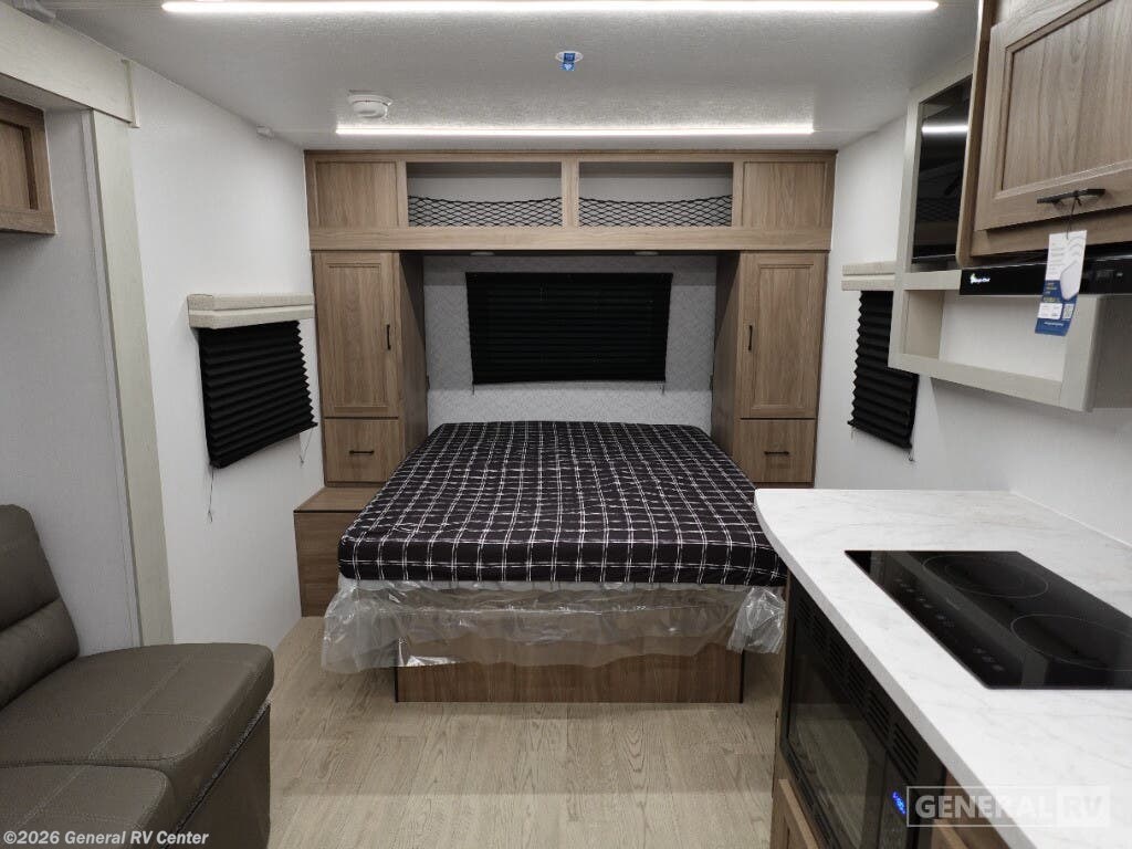 New 2026 Coachmen Freedom EXPRS 19SE available in Birch Run, Michigan