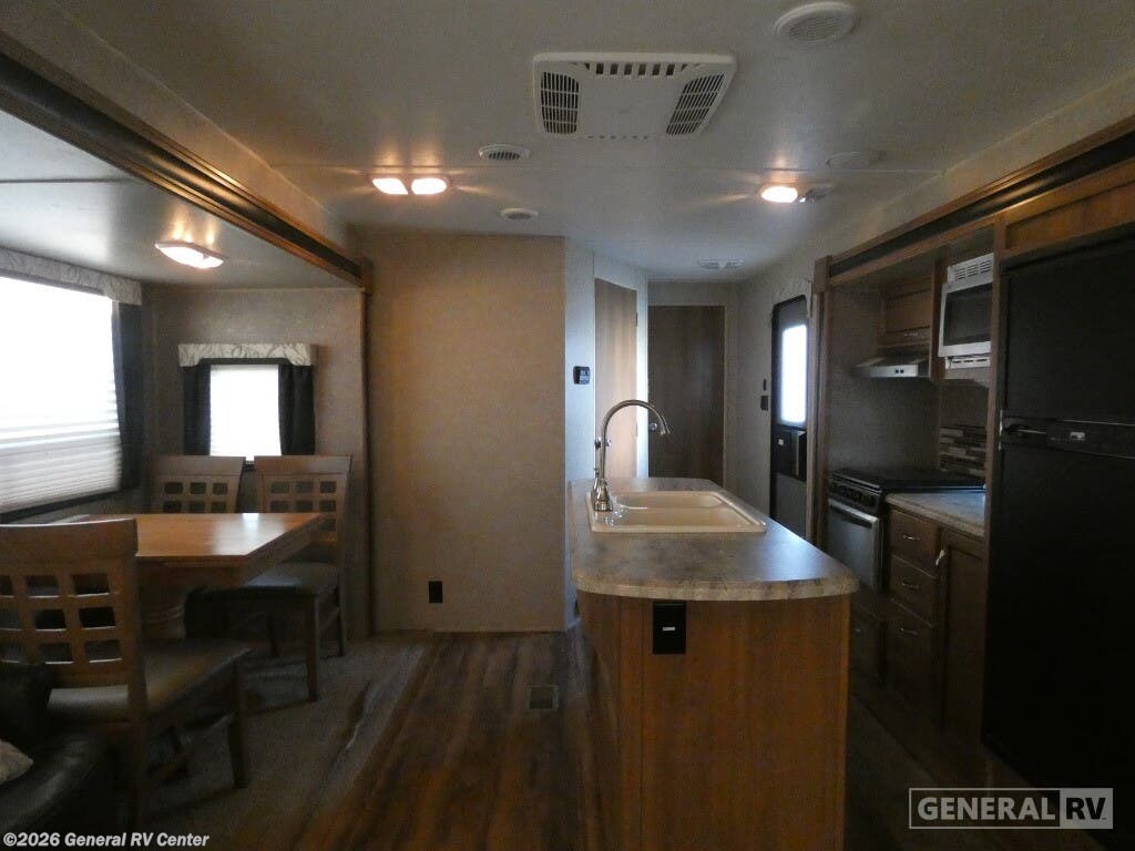Used 2016 Coachmen Catalina 293RLDS available in Birch Run, Michigan