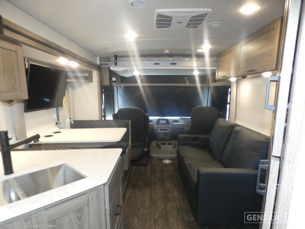 New 2025 Winnebago Vista 33K available in Birch Run, Michigan
