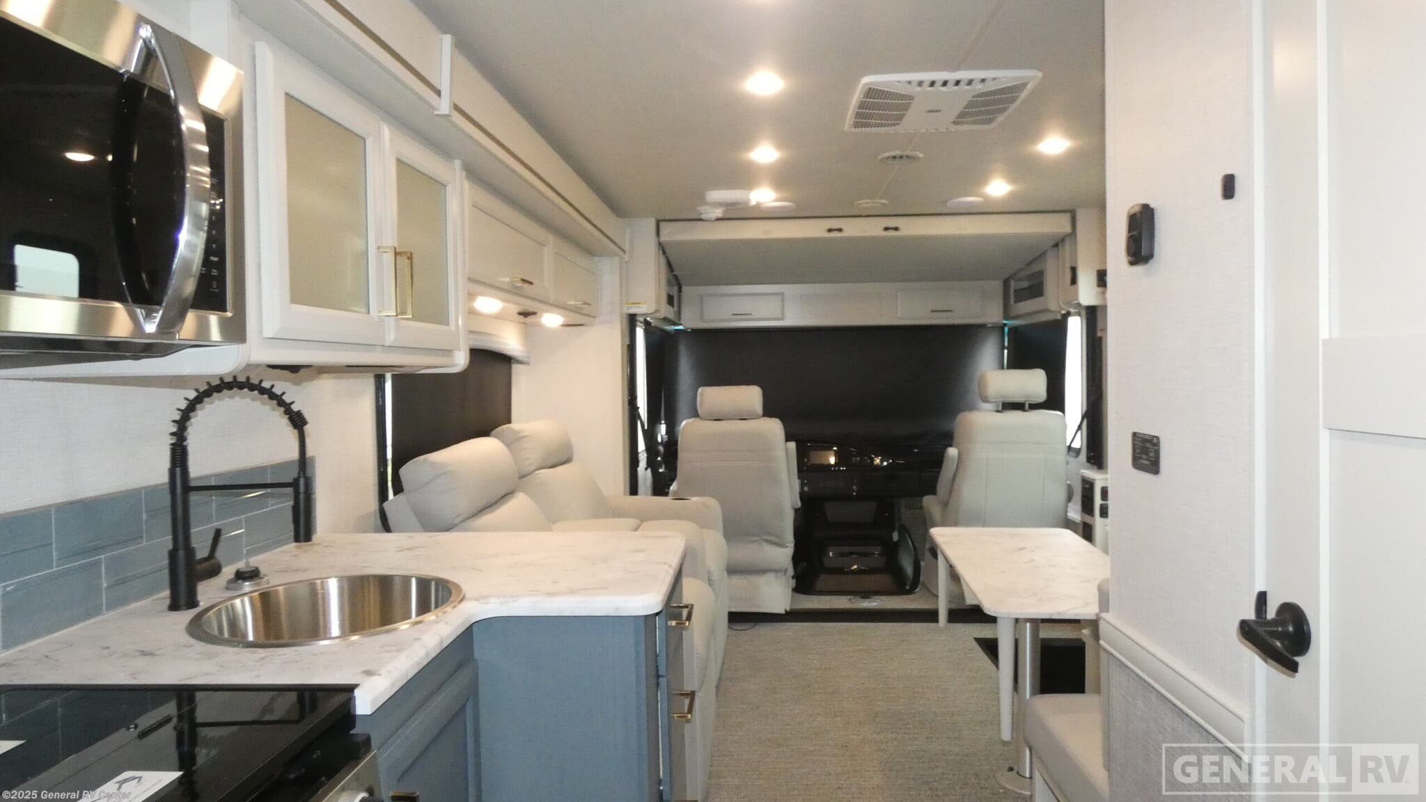 New 2026 Fleetwood Flair 29M available in Birch Run, Michigan