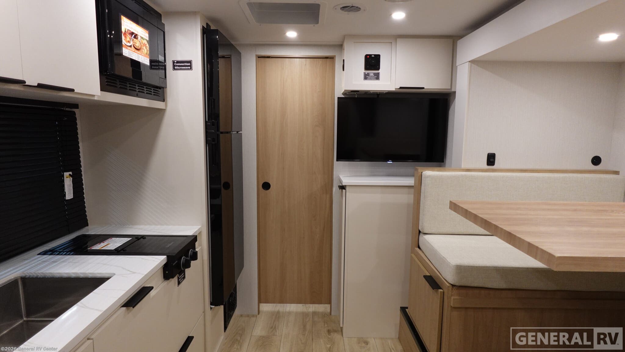 2026 Winnebago Micro Minnie 2108DS - New Travel Trailer For Sale by General RV Center in Birch Run, Michigan