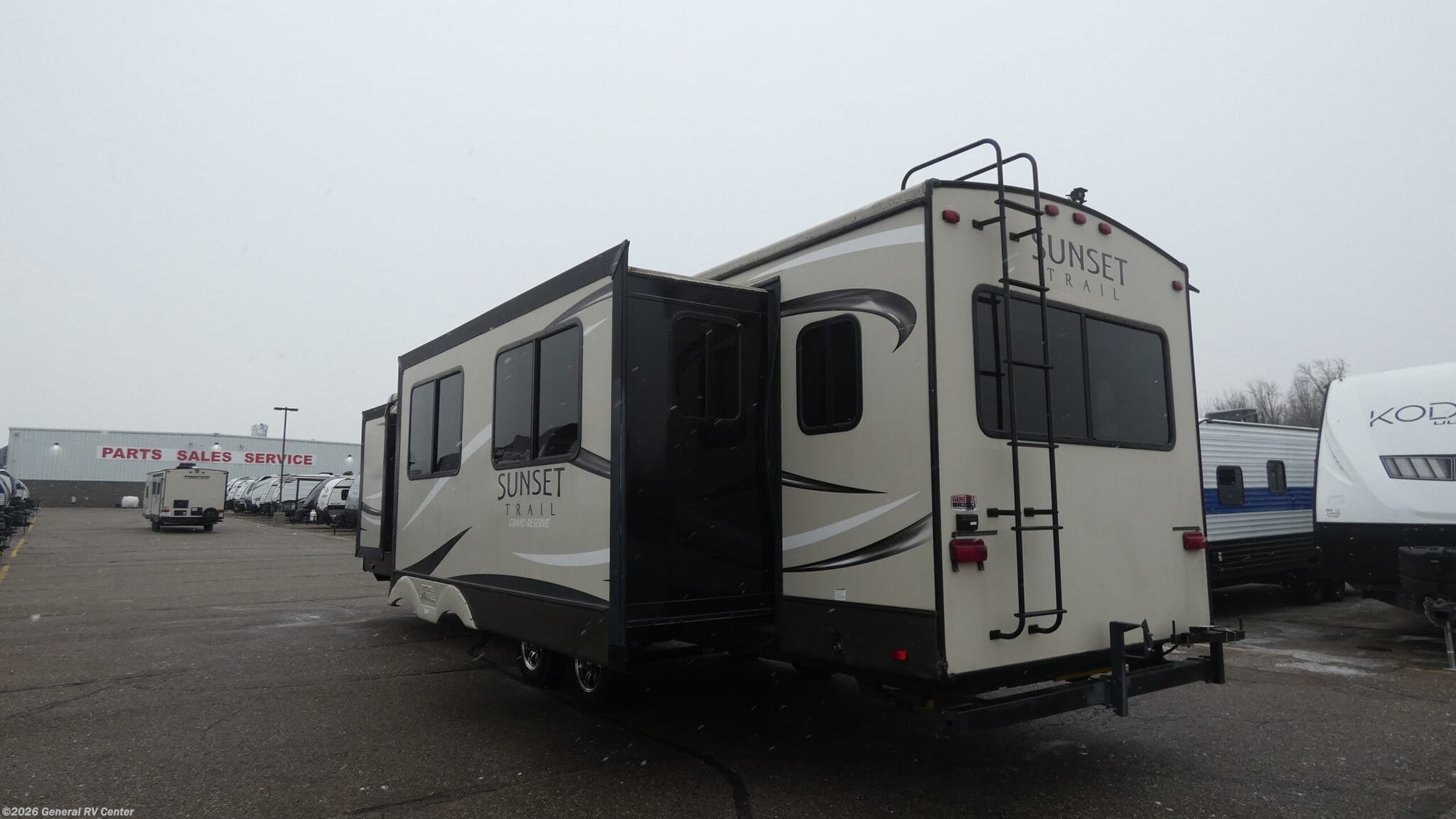 2016 Sunset Trail Reserve ST32RL by CrossRoads from General RV Center in Birch Run, Michigan