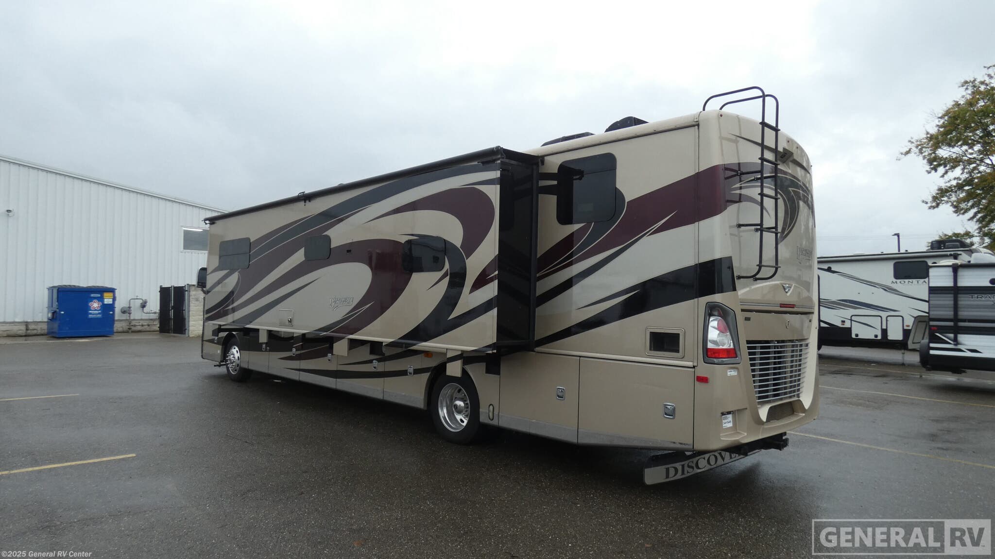 2017 Discovery 40E by Fleetwood from General RV Center in Birch Run, Michigan