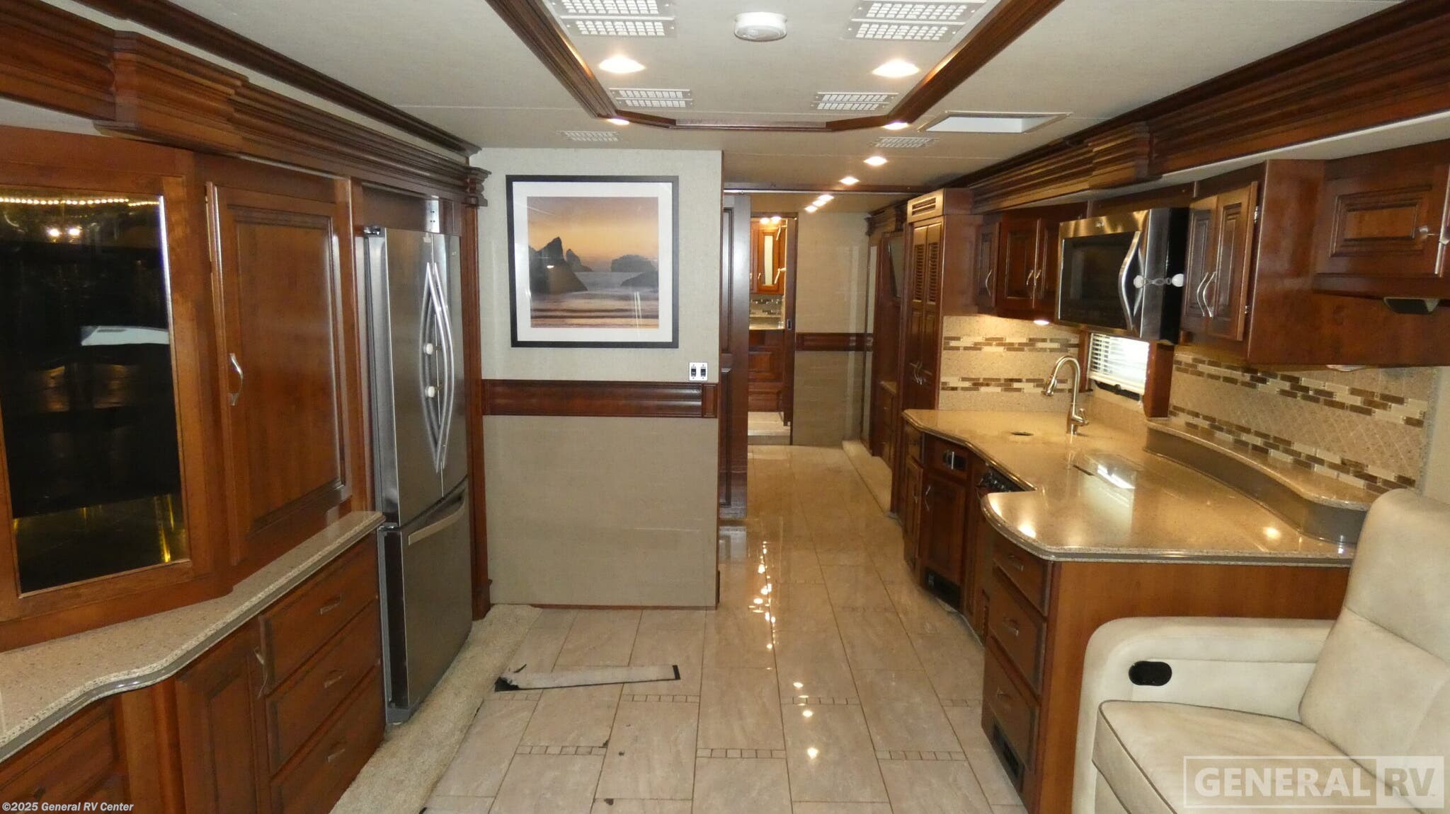 2017 Fleetwood Discovery 40E - Used Class A For Sale by General RV Center in Birch Run, Michigan