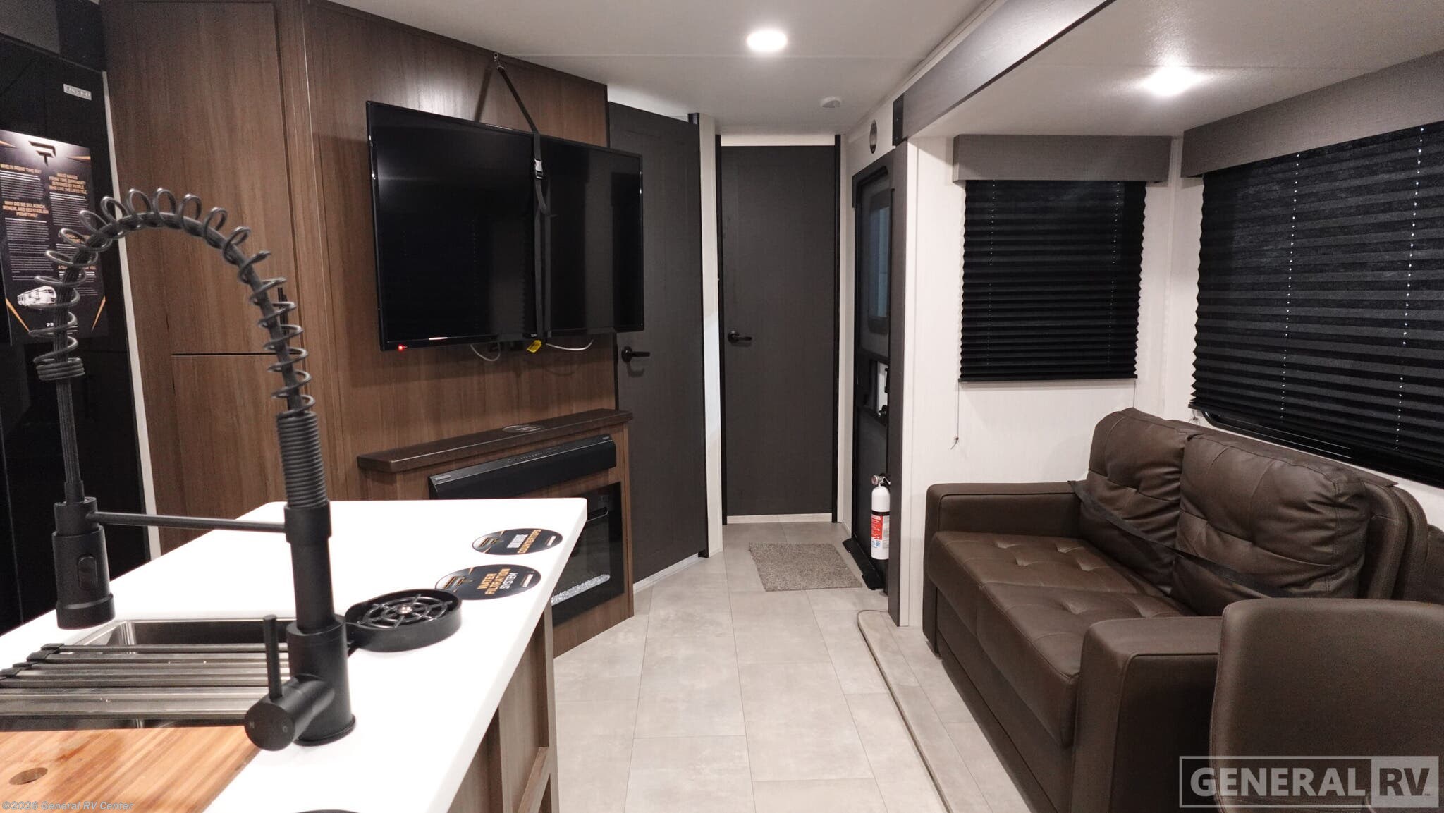 New 2026 Prime Time LaCrosse 3510DB available in Birch Run, Michigan