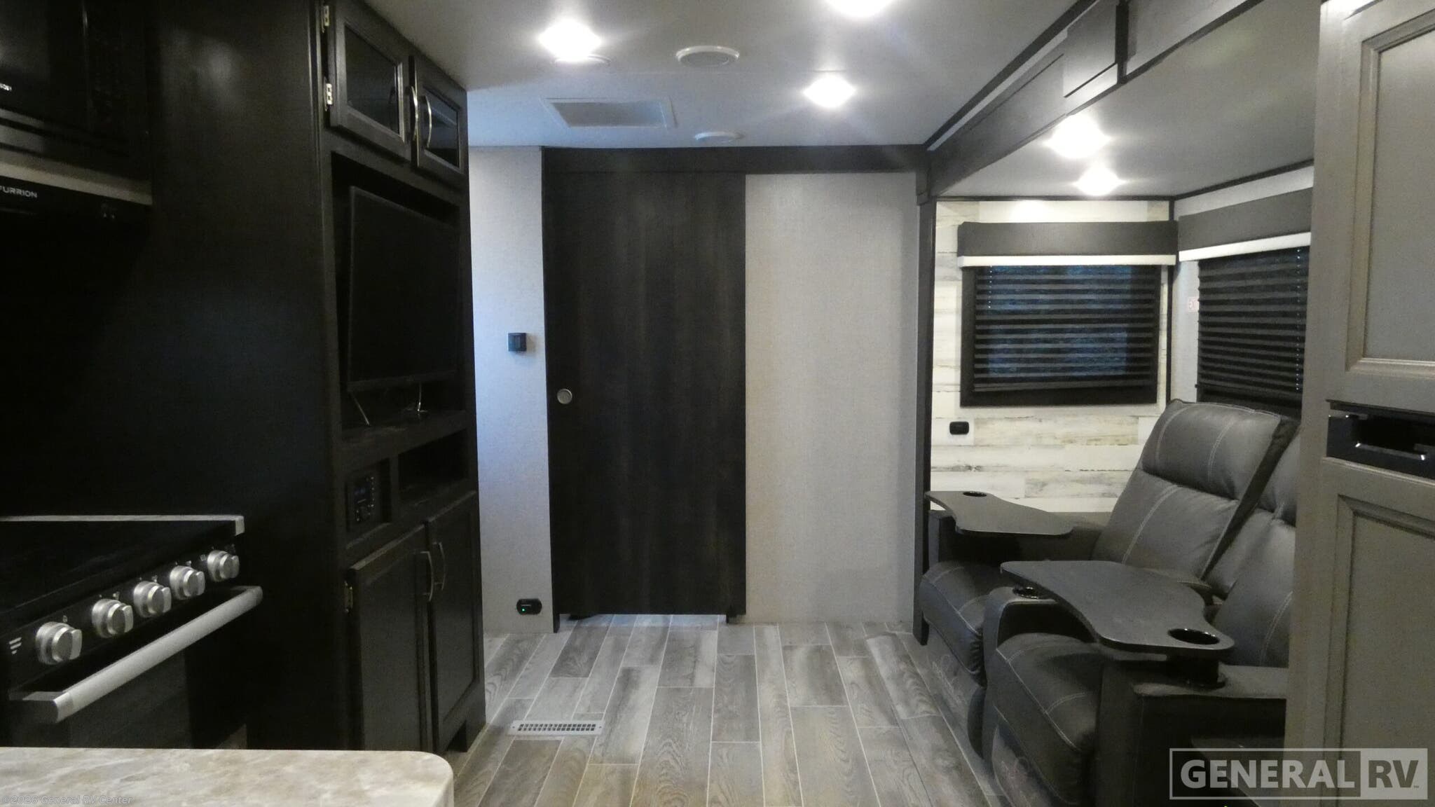2021 Jayco Jay Feather 22RB - Used Travel Trailer For Sale by General RV Center in Birch Run, Michigan