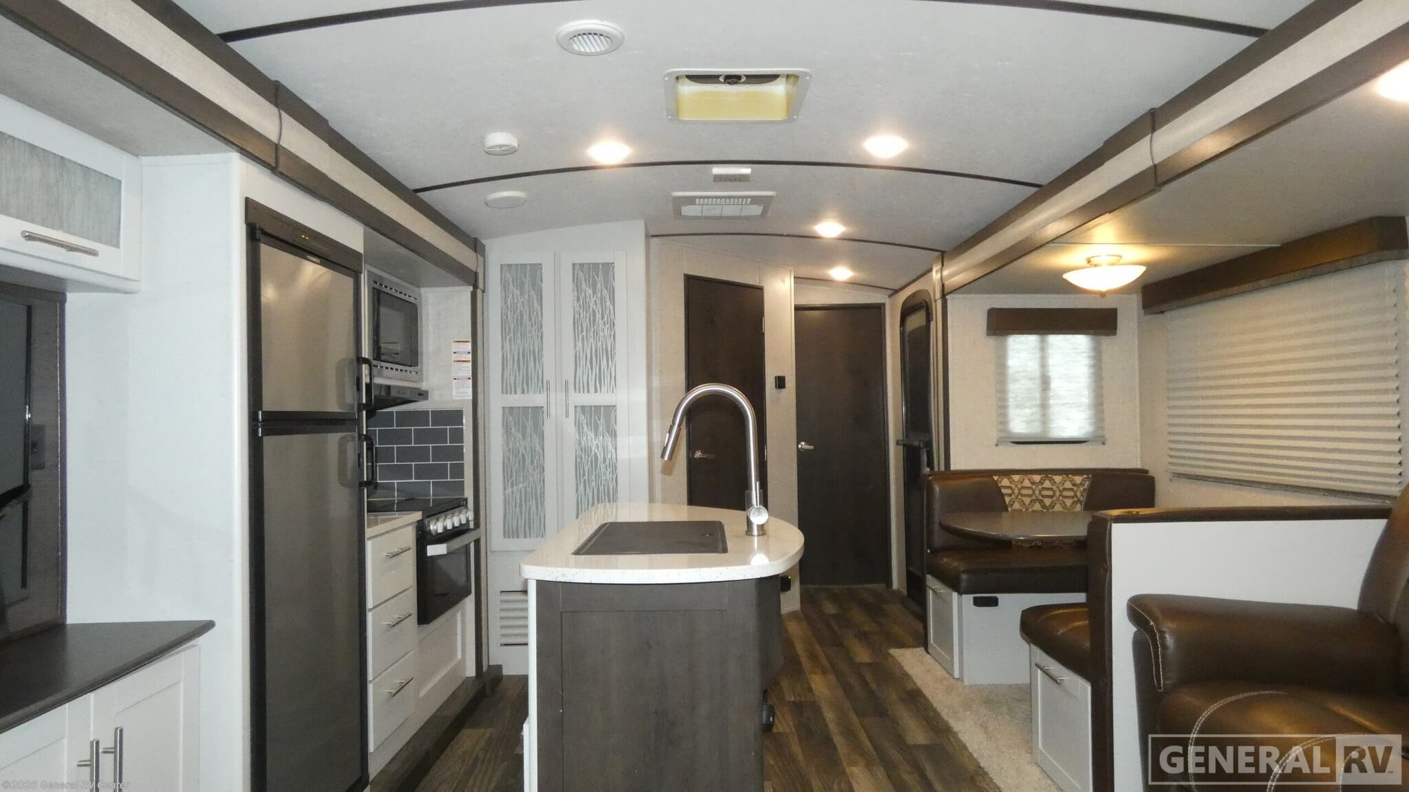 Used 2019 Keystone Premier Ultra Lite 30RIPR available in Birch Run, Michigan