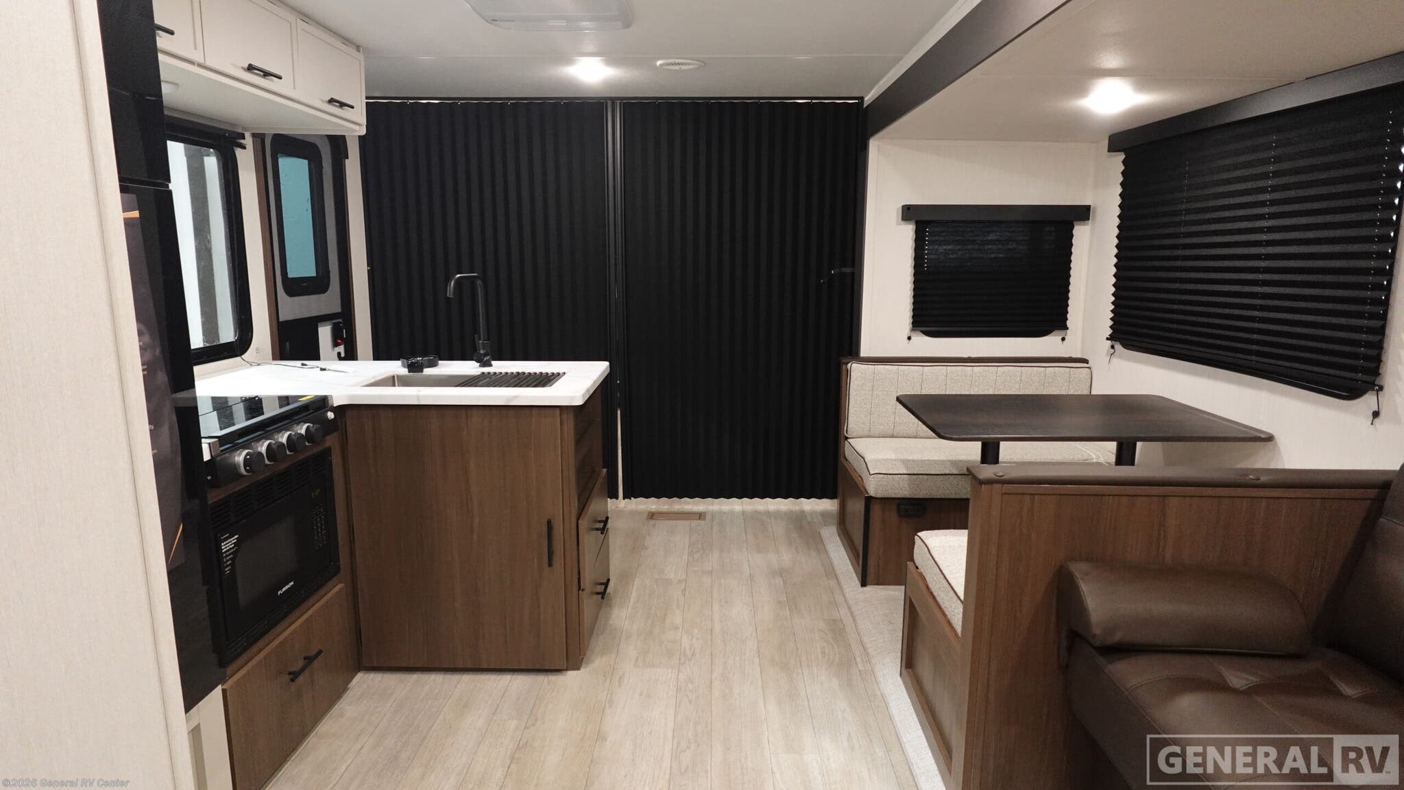 2026 Prime Time Avenger 30PO - New Travel Trailer For Sale by General RV Center in Birch Run, Michigan