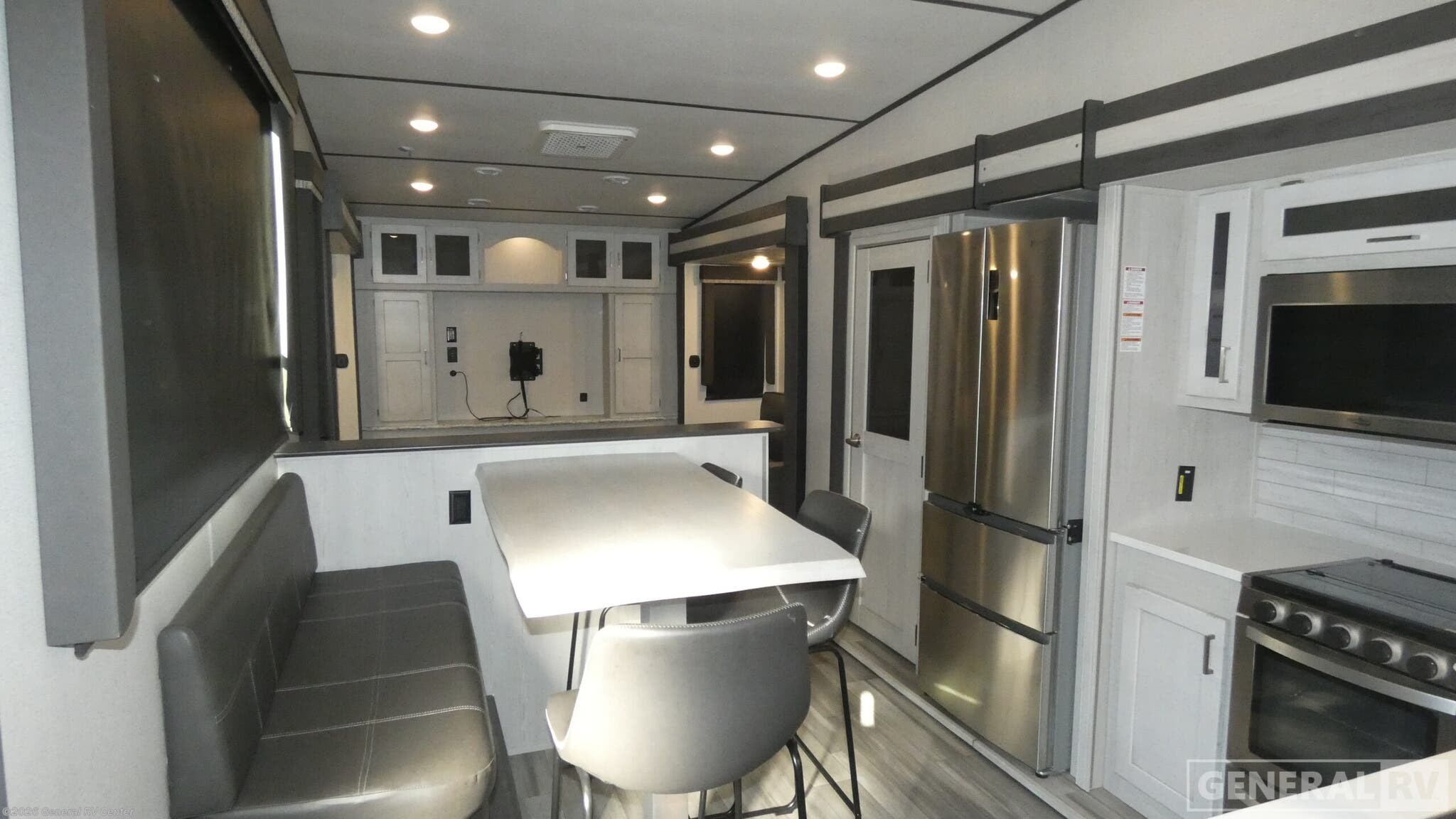2022 Keystone Sprinter Limited 3530DEN - Used Fifth Wheel For Sale by General RV Center in Birch Run, Michigan