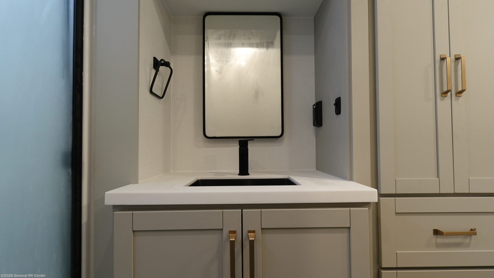 2026 Winnebago Micro Minnie 2100BH - New Travel Trailer For Sale by General RV Center in Birch Run, Michigan