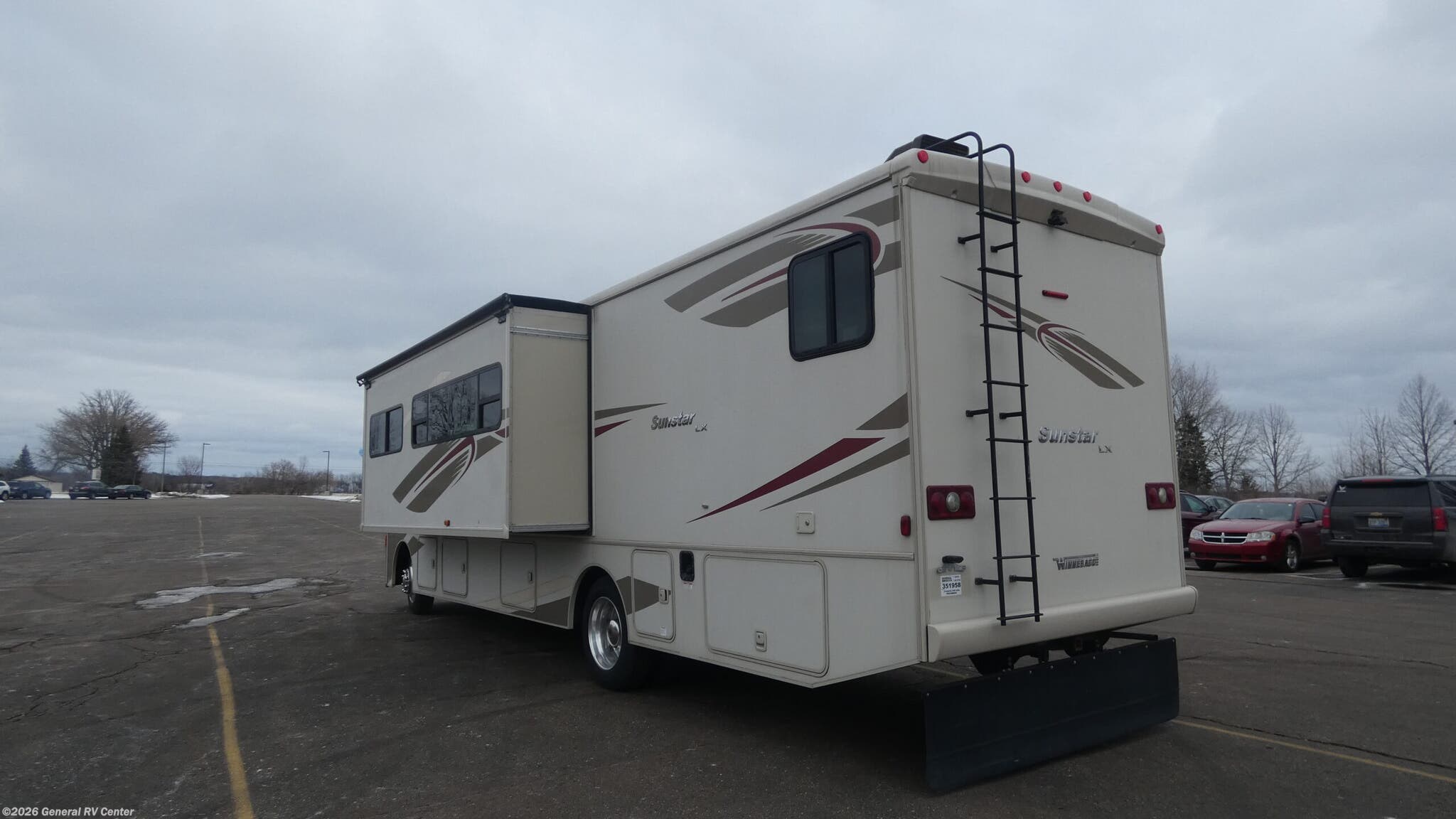 2016 Sunstar LX 35F by Winnebago from General RV Center in Birch Run, Michigan