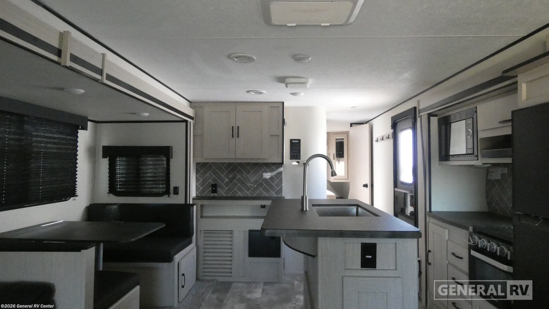Used 2022 Coachmen Apex 293RLDS available in Birch Run, Michigan