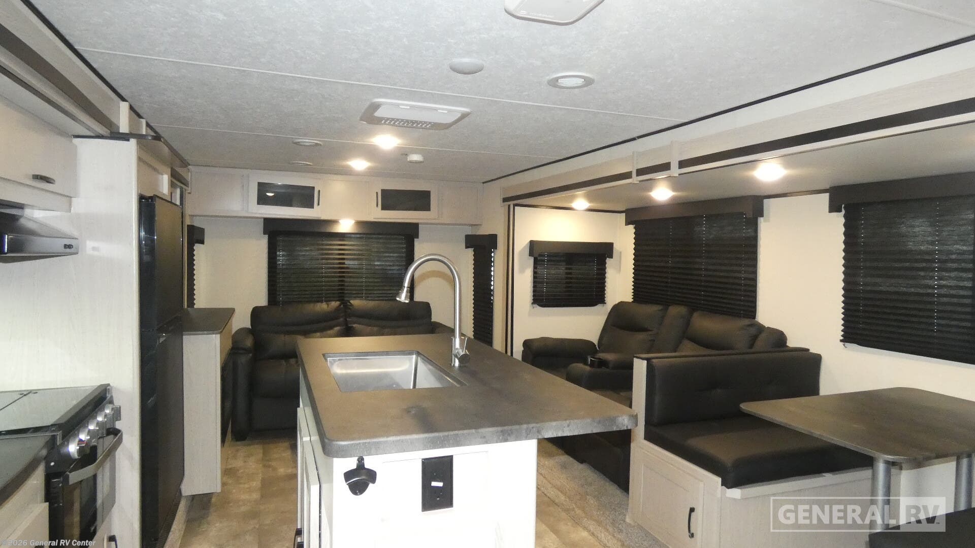 2022 Coachmen Apex 293RLDS - Used Travel Trailer For Sale by General RV Center in Birch Run, Michigan