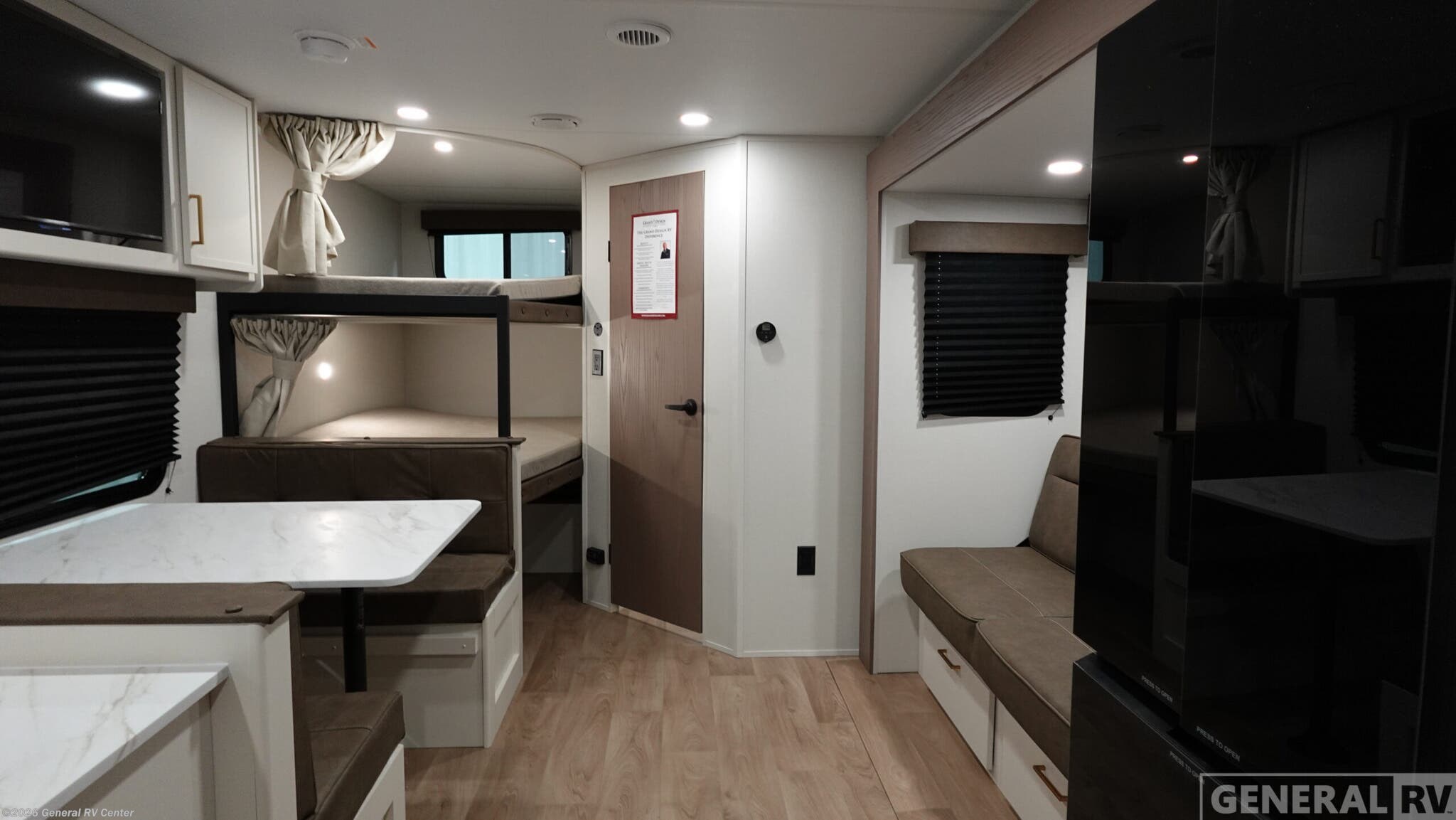 2026 Grand Design TRANSCEND-XPLOR 26BHX - New Travel Trailer For Sale by General RV Center in Birch Run, Michigan