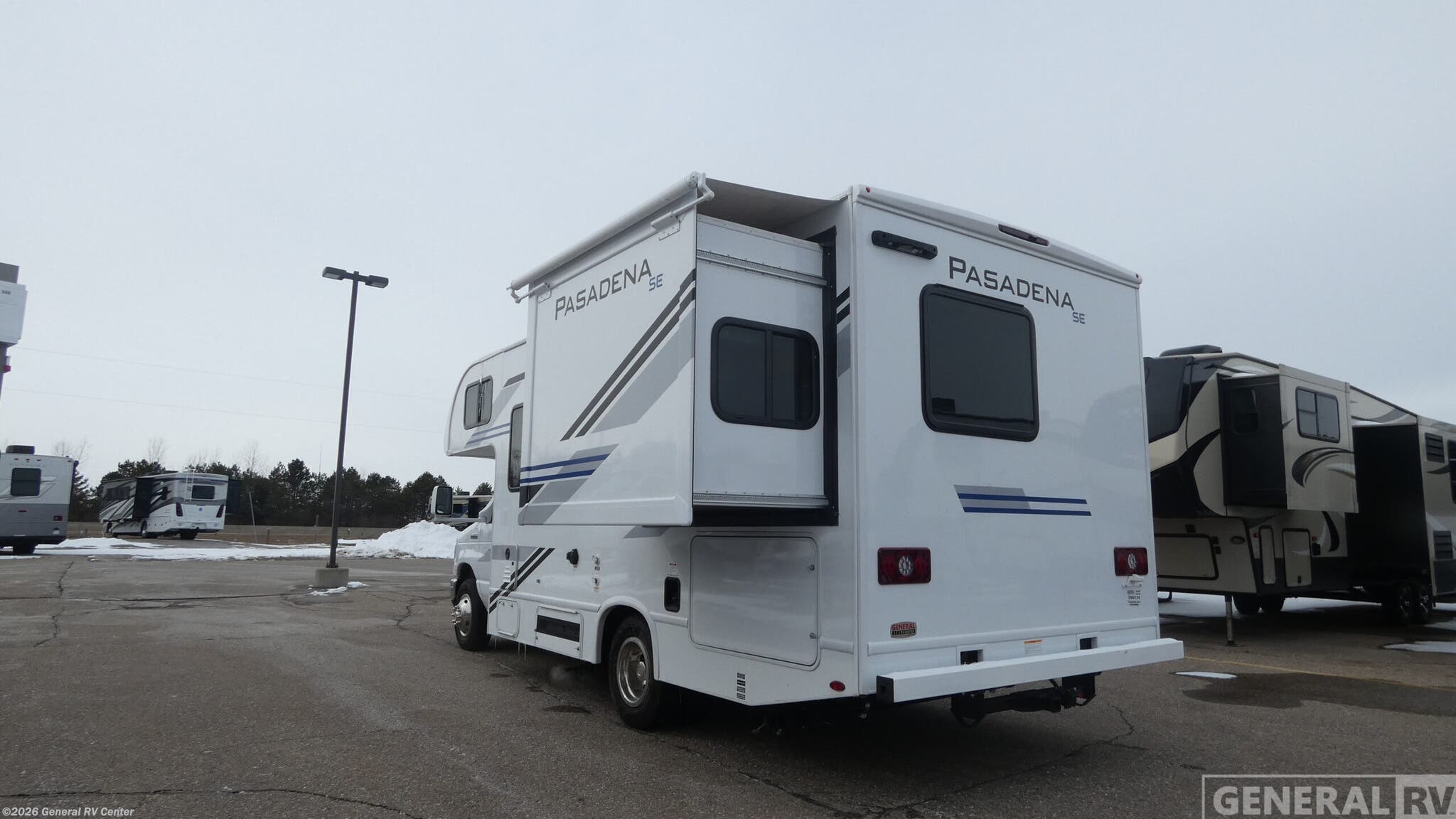 2026 Pasadena SZ22 by Thor Motor Coach from General RV Center in Birch Run, Michigan