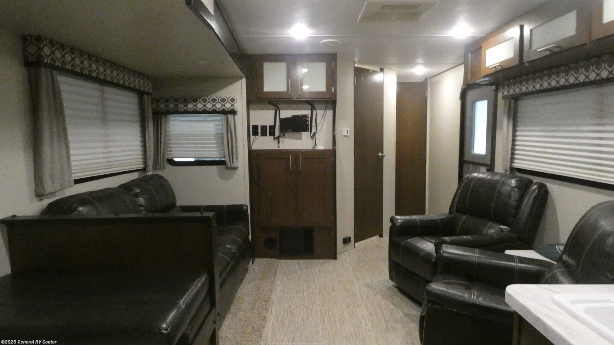 Used 2018 Prime Time Tracer 294RK available in Birch Run, Michigan