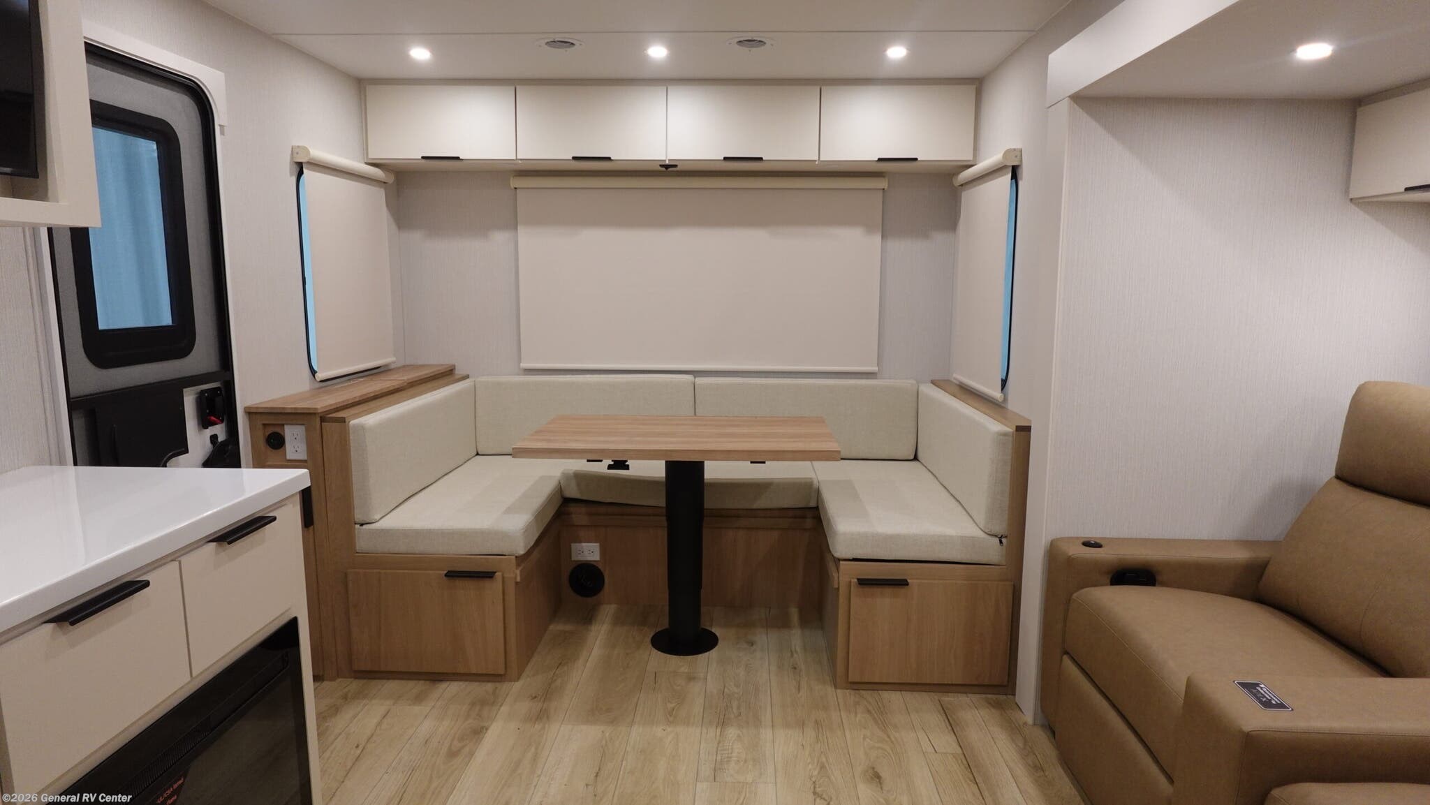 2026 Winnebago Thrive 25RLS - New Travel Trailer For Sale by General RV Center in Birch Run, Michigan