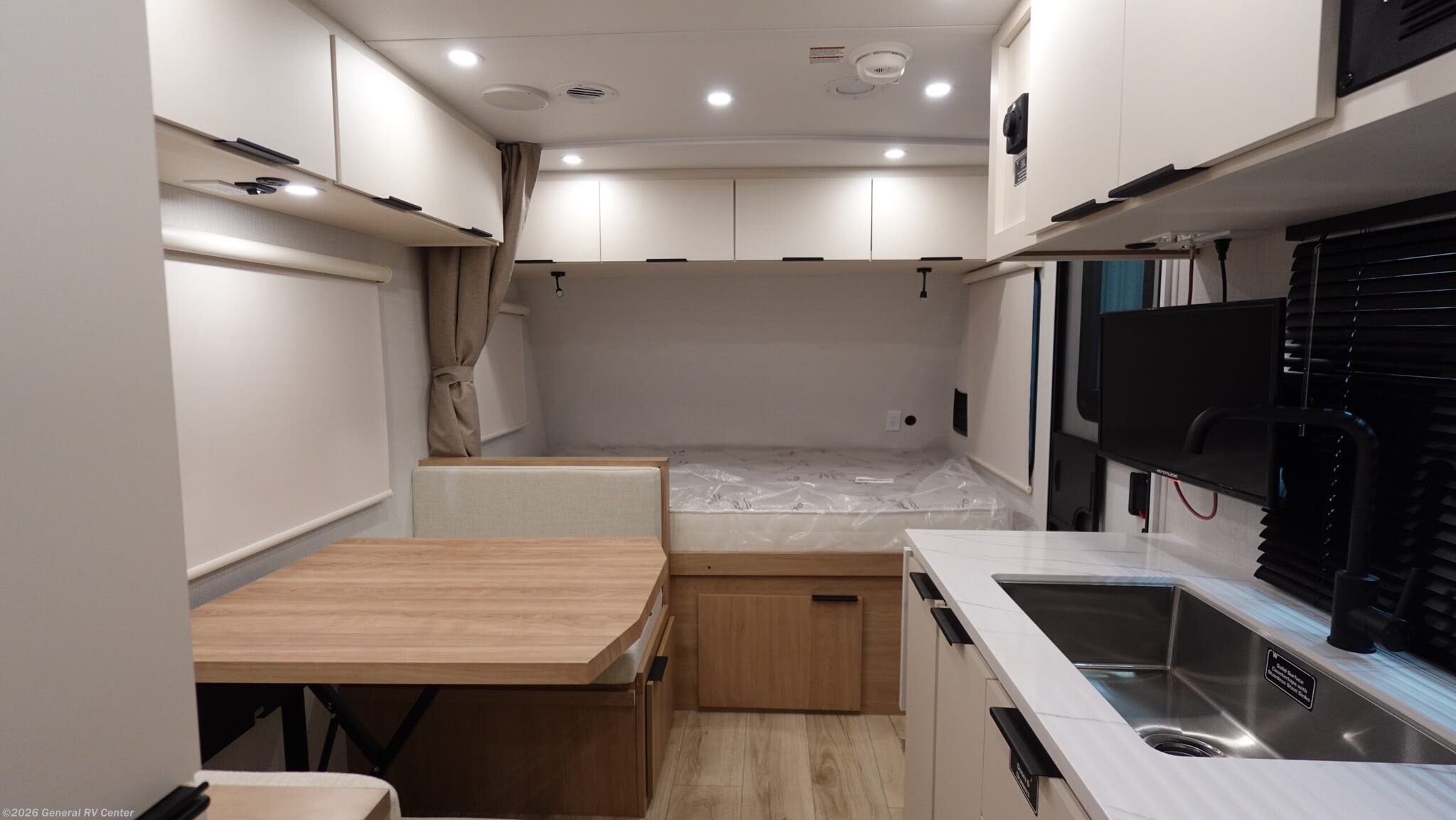 New 2026 Winnebago Micro Minnie 1800BH available in Birch Run, Michigan