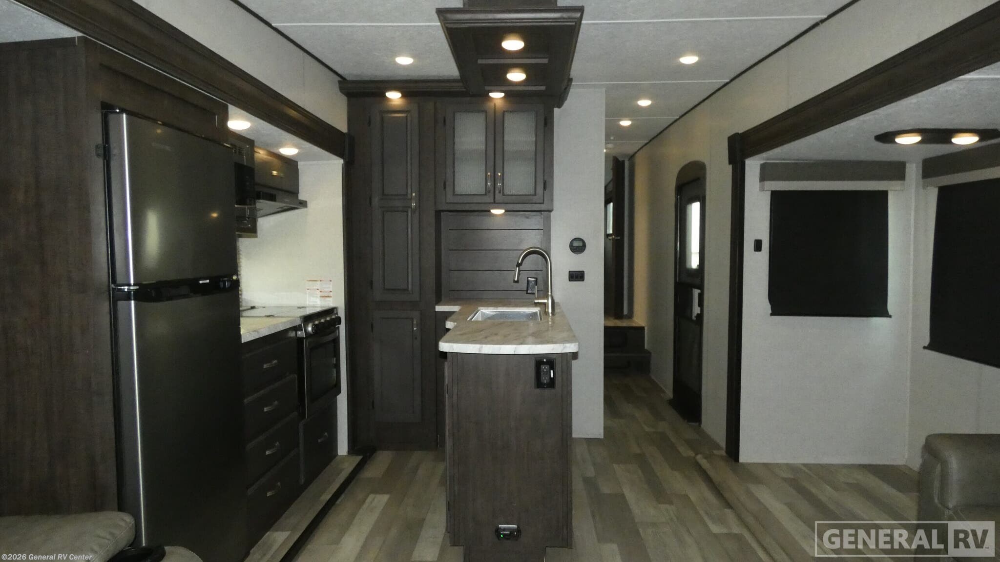 Used 2023 Shasta Phoenix Lite 30BHS available in Birch Run, Michigan