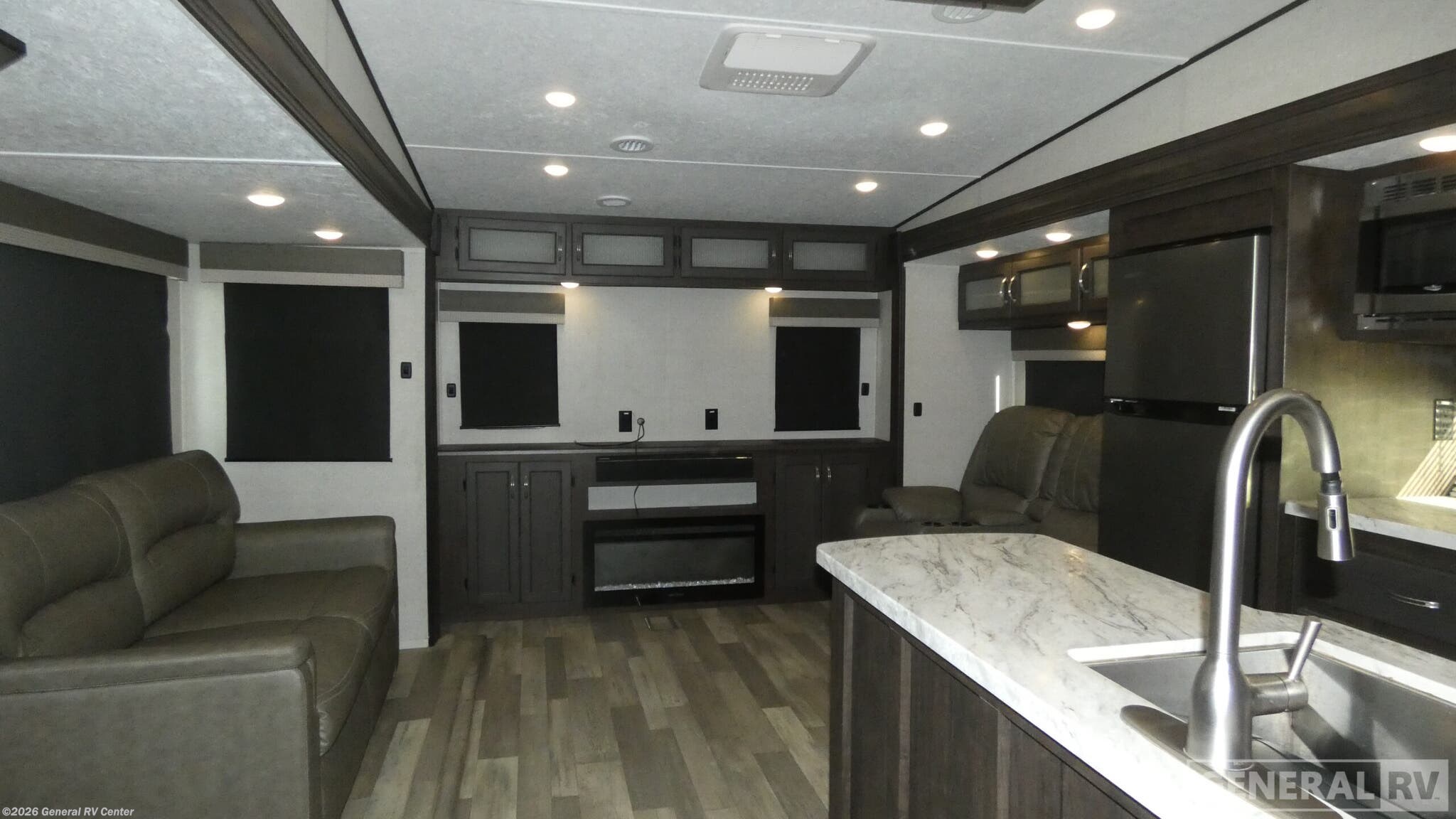 2023 Shasta Phoenix Lite 30BHS - Used Fifth Wheel For Sale by General RV Center in Birch Run, Michigan