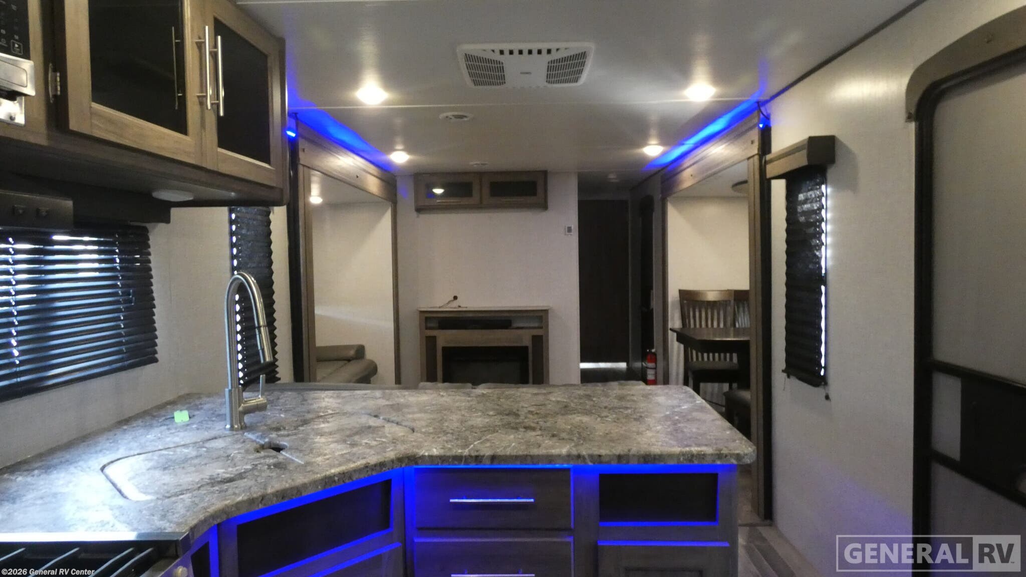 Used 2022 CrossRoads Zinger 341RK available in Birch Run, Michigan