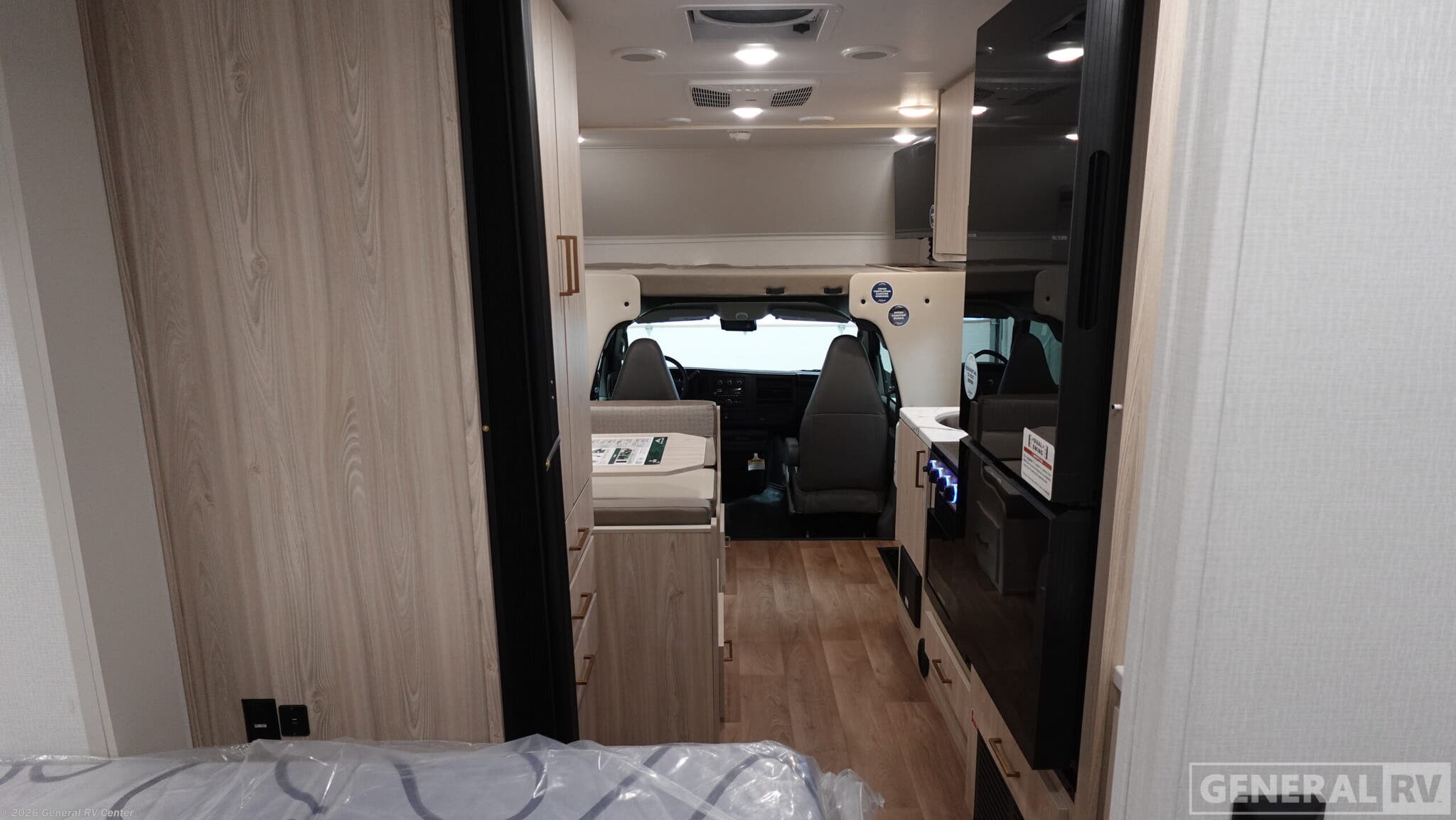 New 2026 East to West Entrada 220S available in Birch Run, Michigan