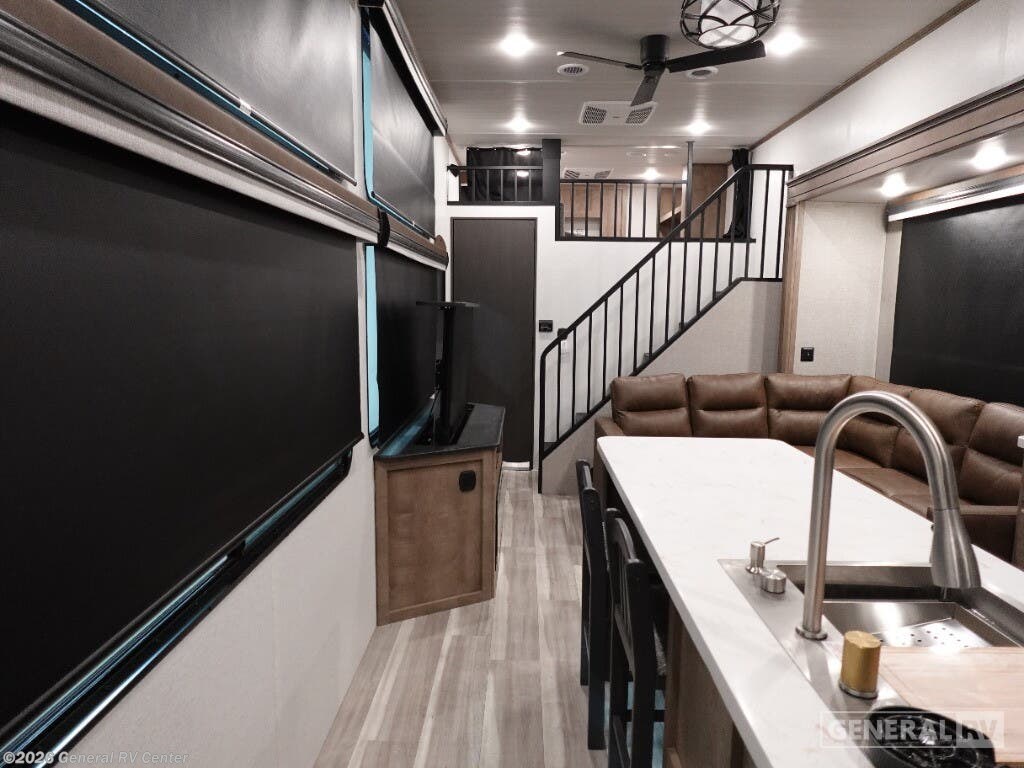 2025 Residence 401HBDL by Keystone from General RV Center in Birch Run, Michigan