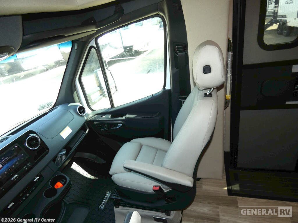 New 2026 Tiffin Wayfarer 25XRW available in Birch Run, Michigan