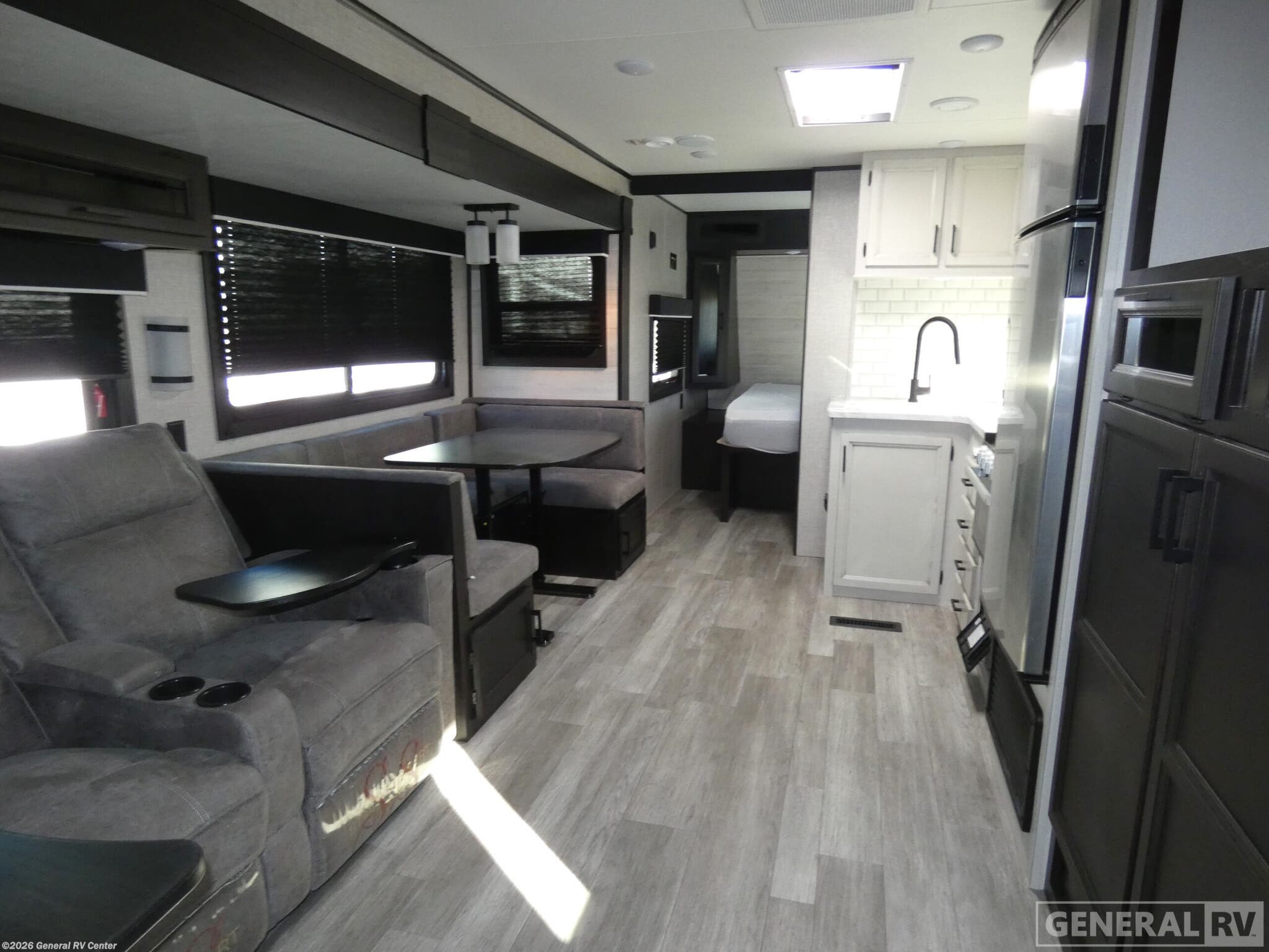 2022 Jayco Jay Flight 28BHS - Used Travel Trailer For Sale by General RV Center in Birch Run, Michigan