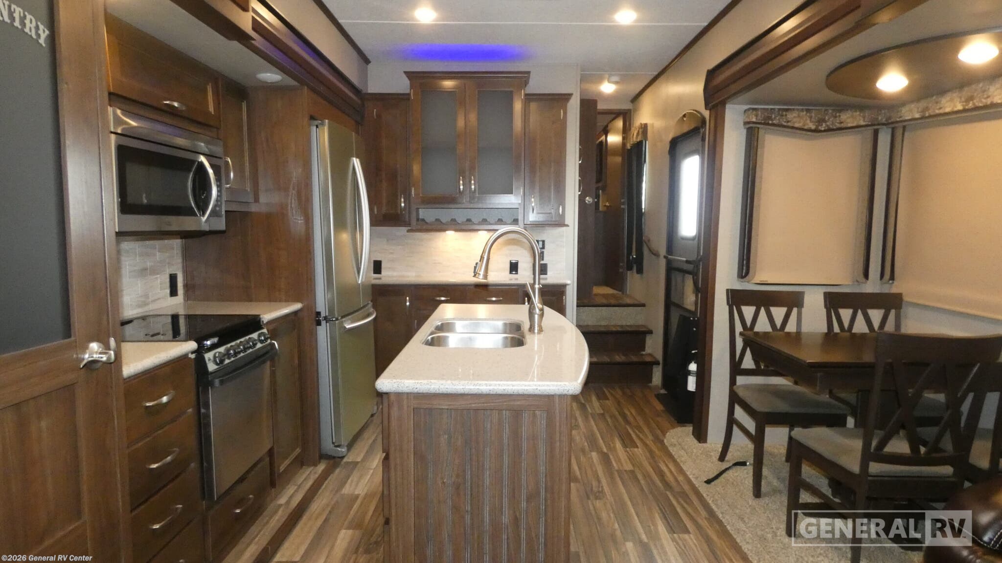 Used 2017 Keystone Montana 353RL available in Birch Run, Michigan