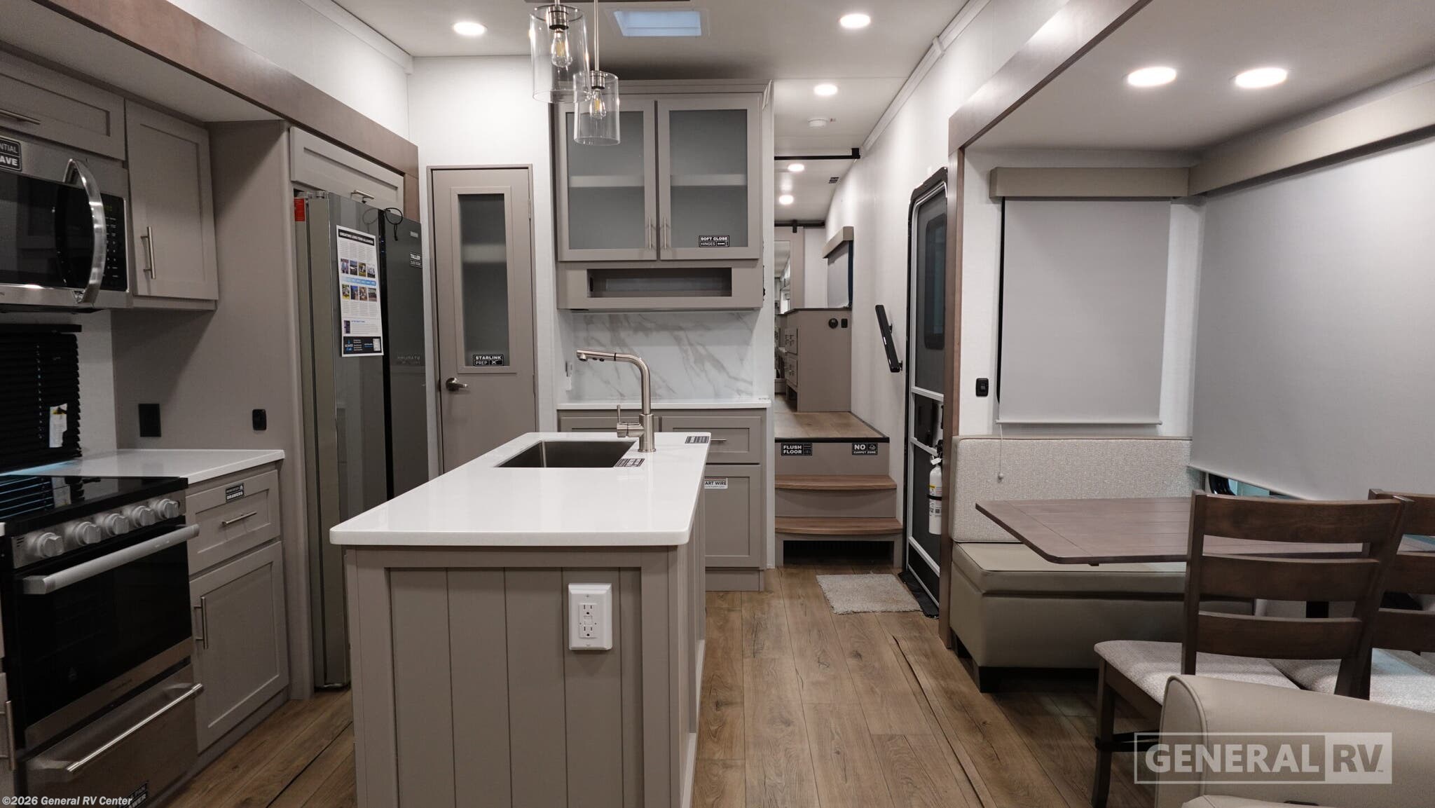 New 2026 Alliance RV Avenue 32RLS available in Birch Run, Michigan