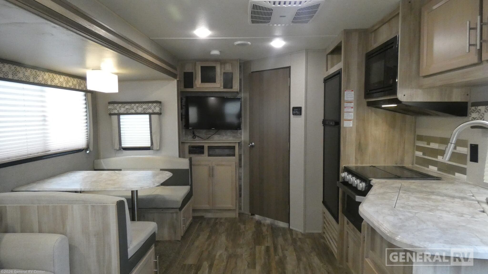 Used 2020 Coachmen Catalina LEGACY 263RLS available in Birch Run, Michigan