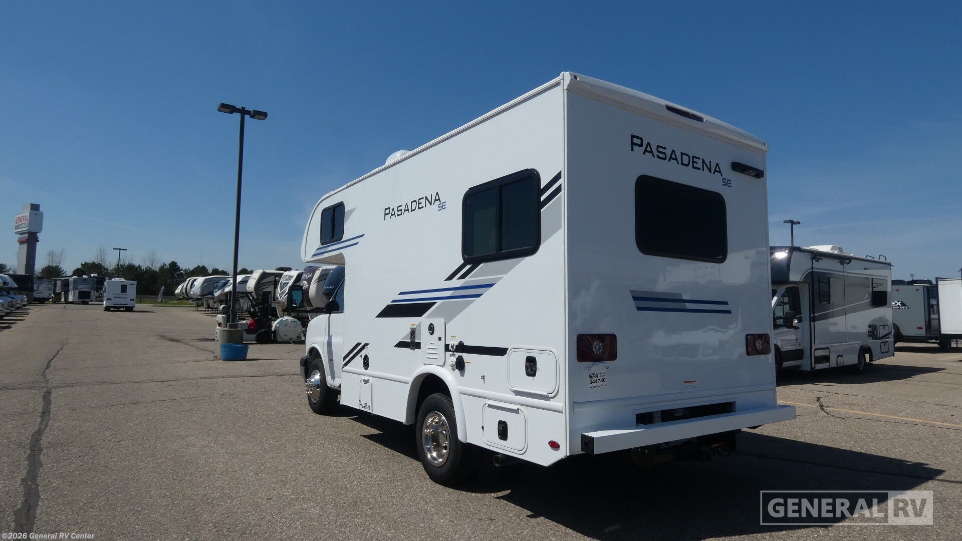 2026 Pasadena SE SE19 by Thor Motor Coach from General RV Center in Birch Run, Michigan