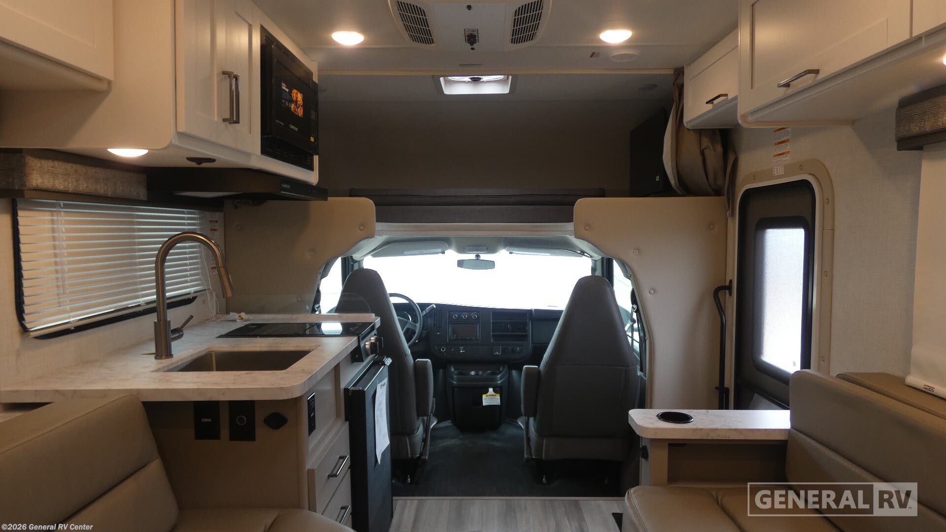 New 2026 Thor Motor Coach Pasadena SE SX19 Chevy available in Birch Run, Michigan