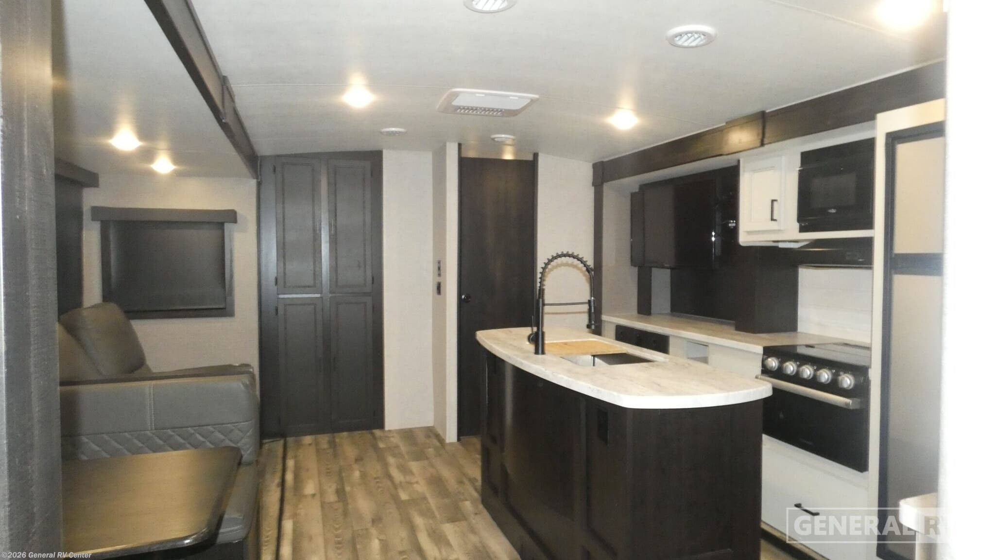 2023 Highland Ridge Open Range Lite 321BHS - Used Travel Trailer For Sale by General RV Center in Birch Run, Michigan