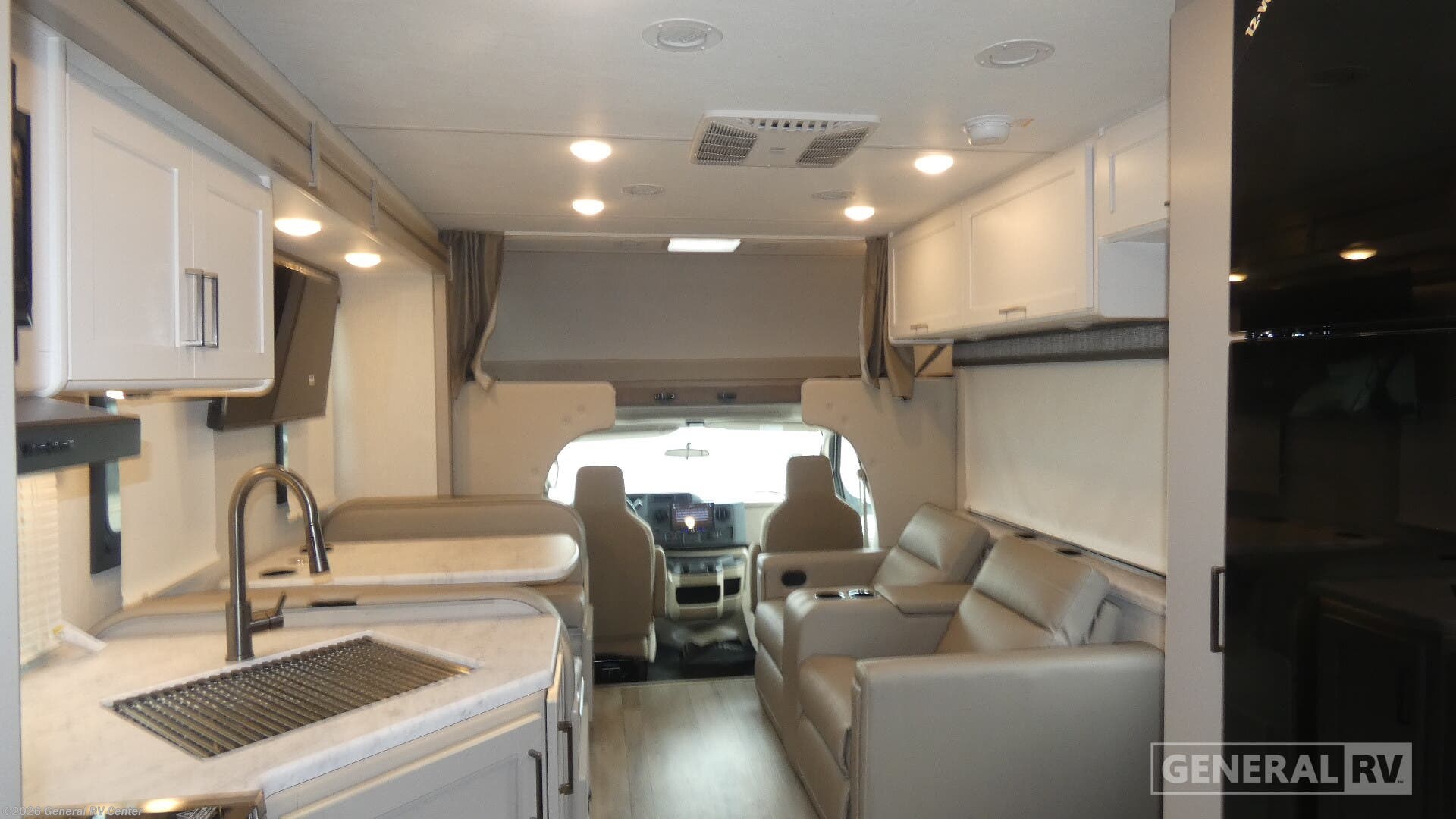 New 2026 Thor Motor Coach Pasadena SE SL31 available in Birch Run, Michigan