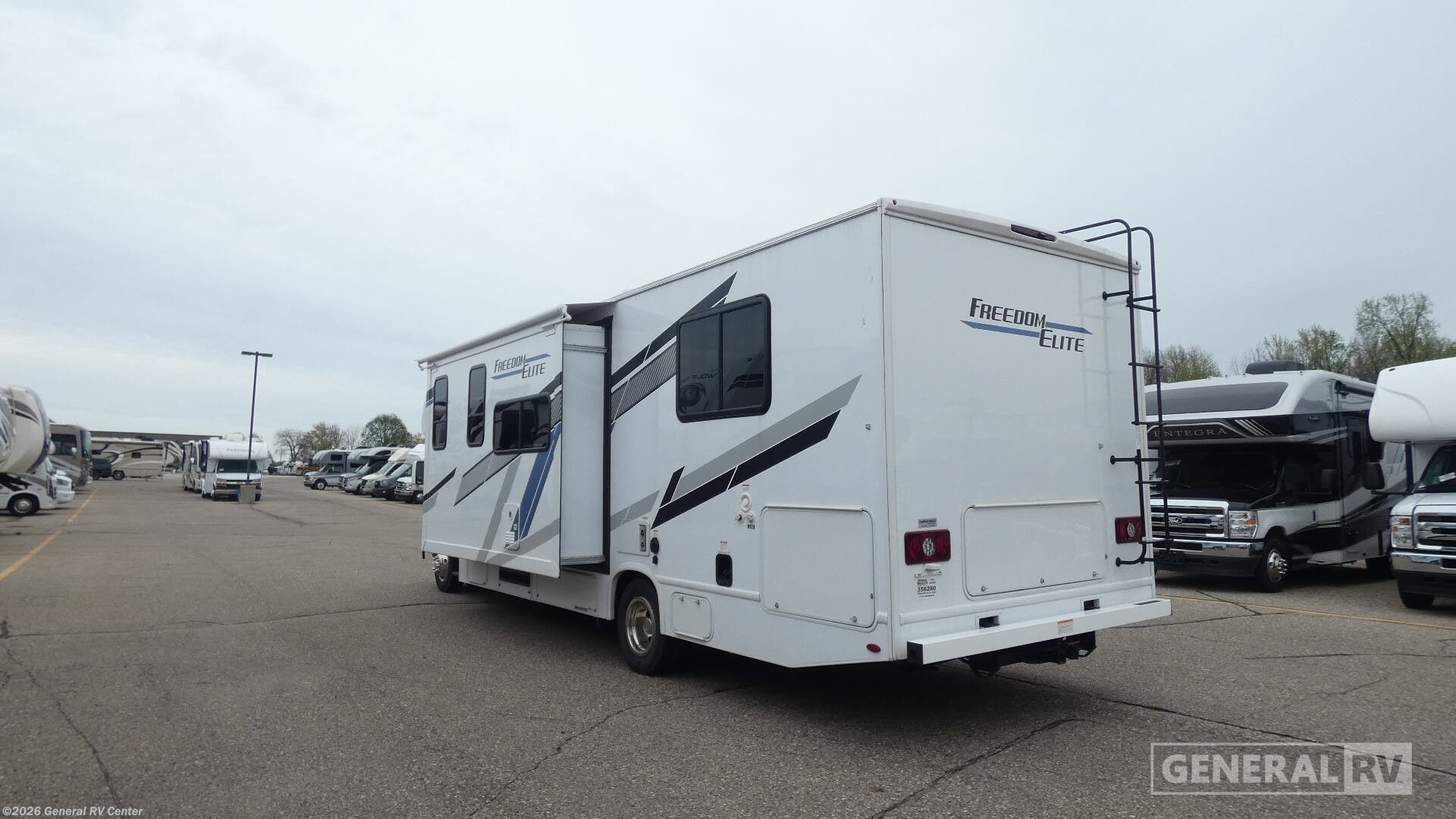 2025 Freedom Elite 28HE by Thor Motor Coach from General RV Center in Birch Run, Michigan
