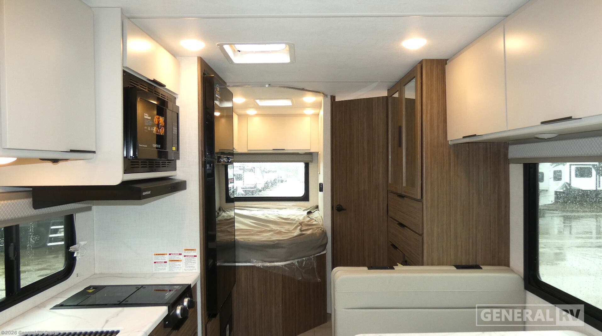 2027 Thor Motor Coach Pasadena SE SE21 Chevy - New Class C For Sale by General RV Center in Birch Run, Michigan