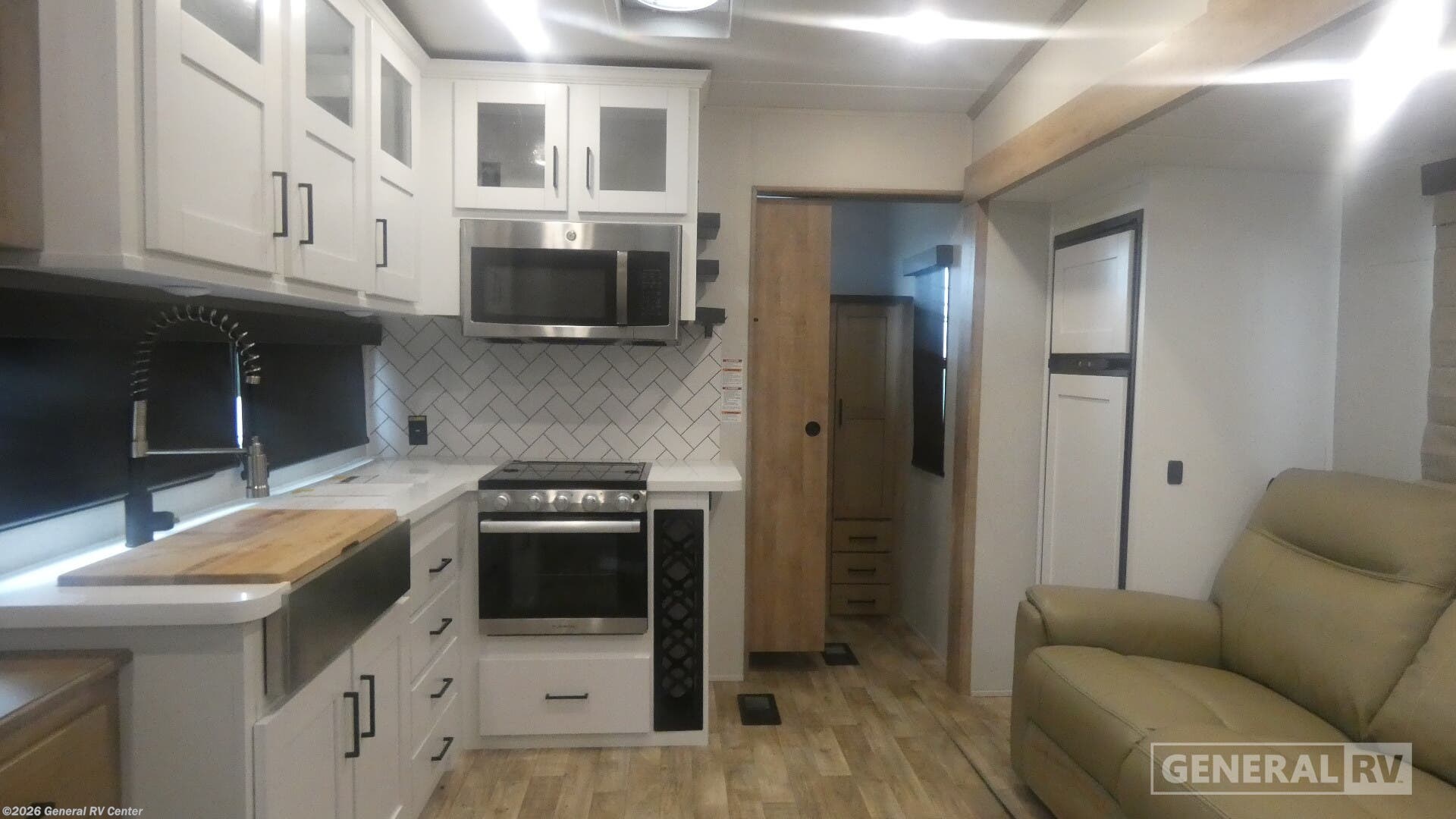 2022 Keystone Arcadia 3370BH - Used Fifth Wheel For Sale by General RV Center in Birch Run, Michigan