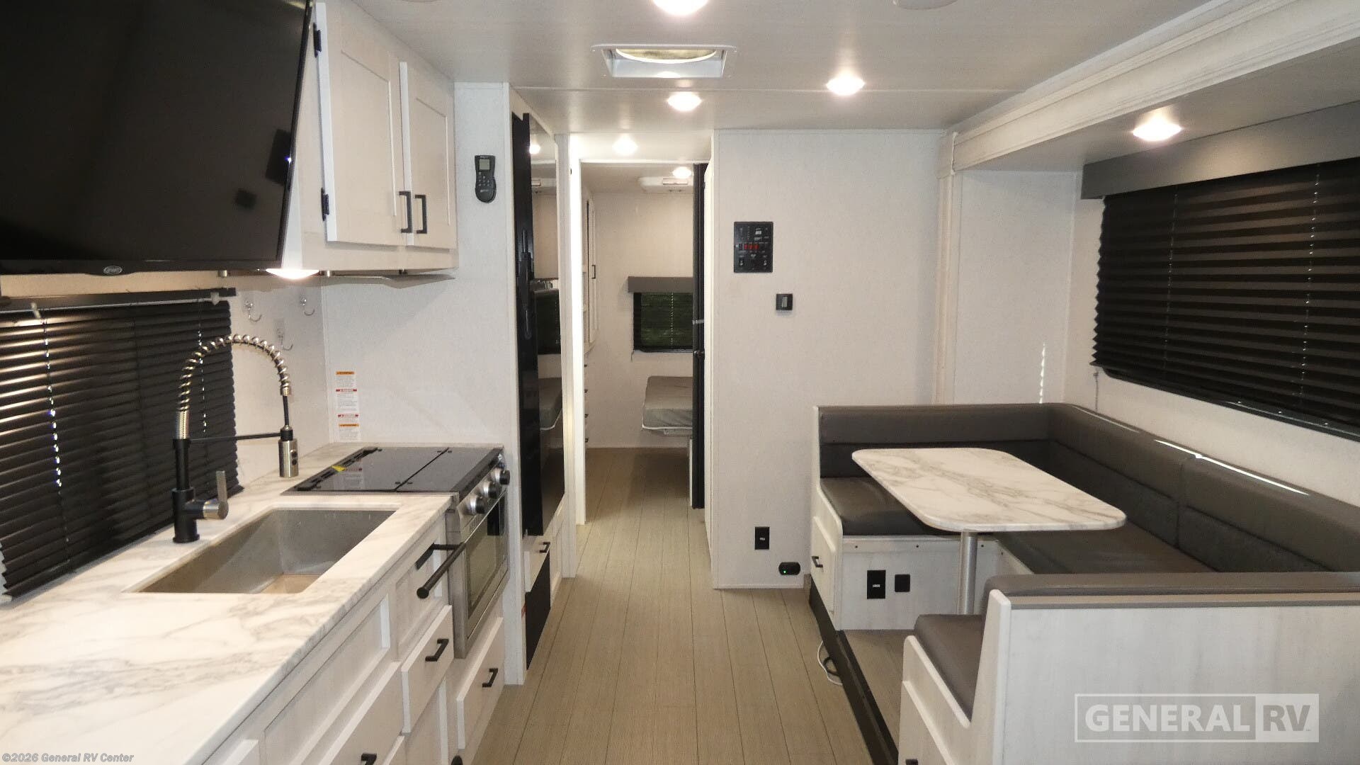 2023 East to West Entrada 2900DS - Used Class C For Sale by General RV Center in Birch Run, Michigan