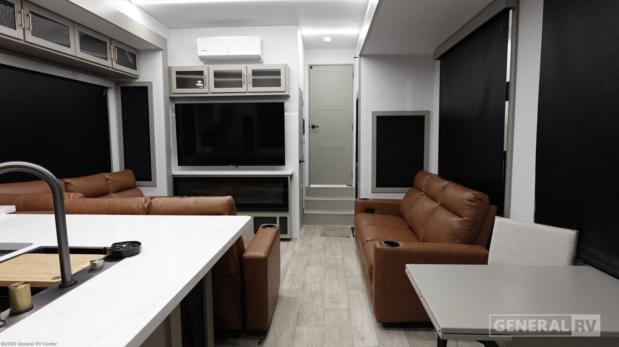New 2027 Axiom Imperium I3800 available in Birch Run, Michigan