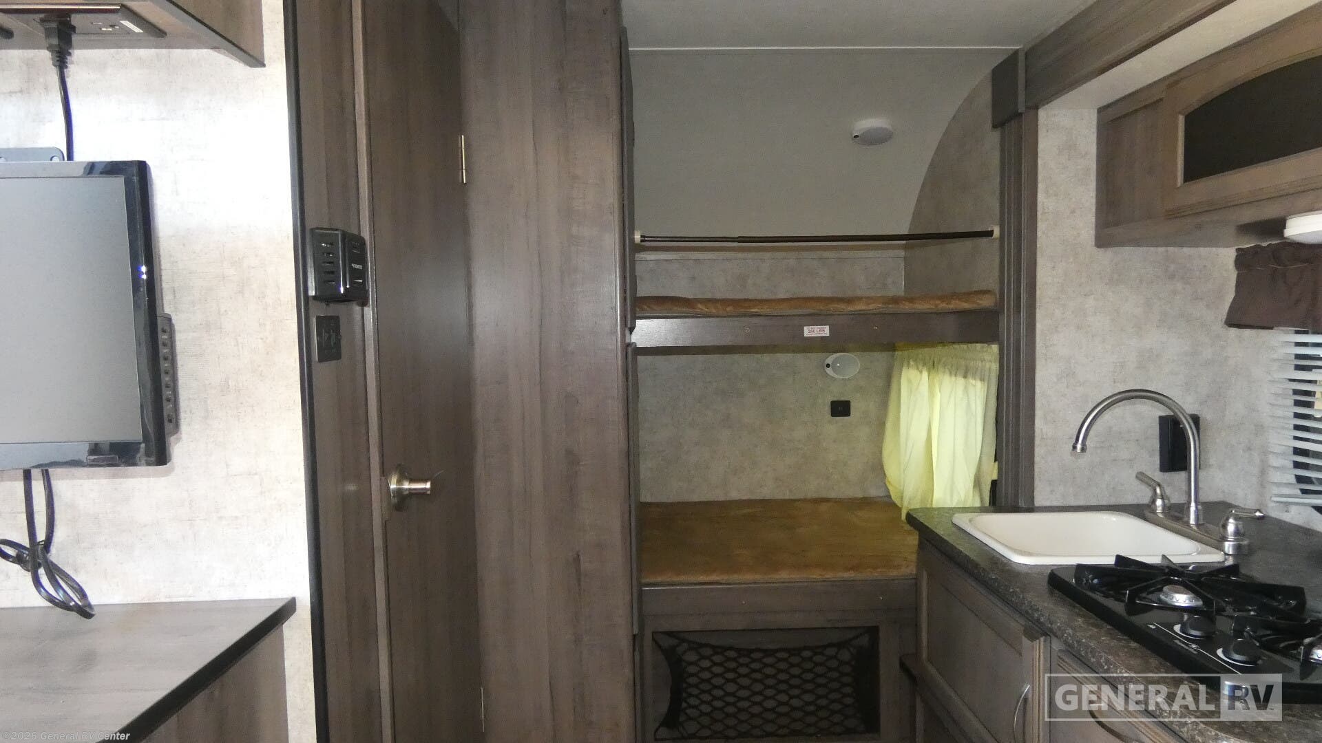 2017 Winnebago Winnie Drop WD170K - Used Travel Trailer For Sale by General RV Center in Birch Run, Michigan