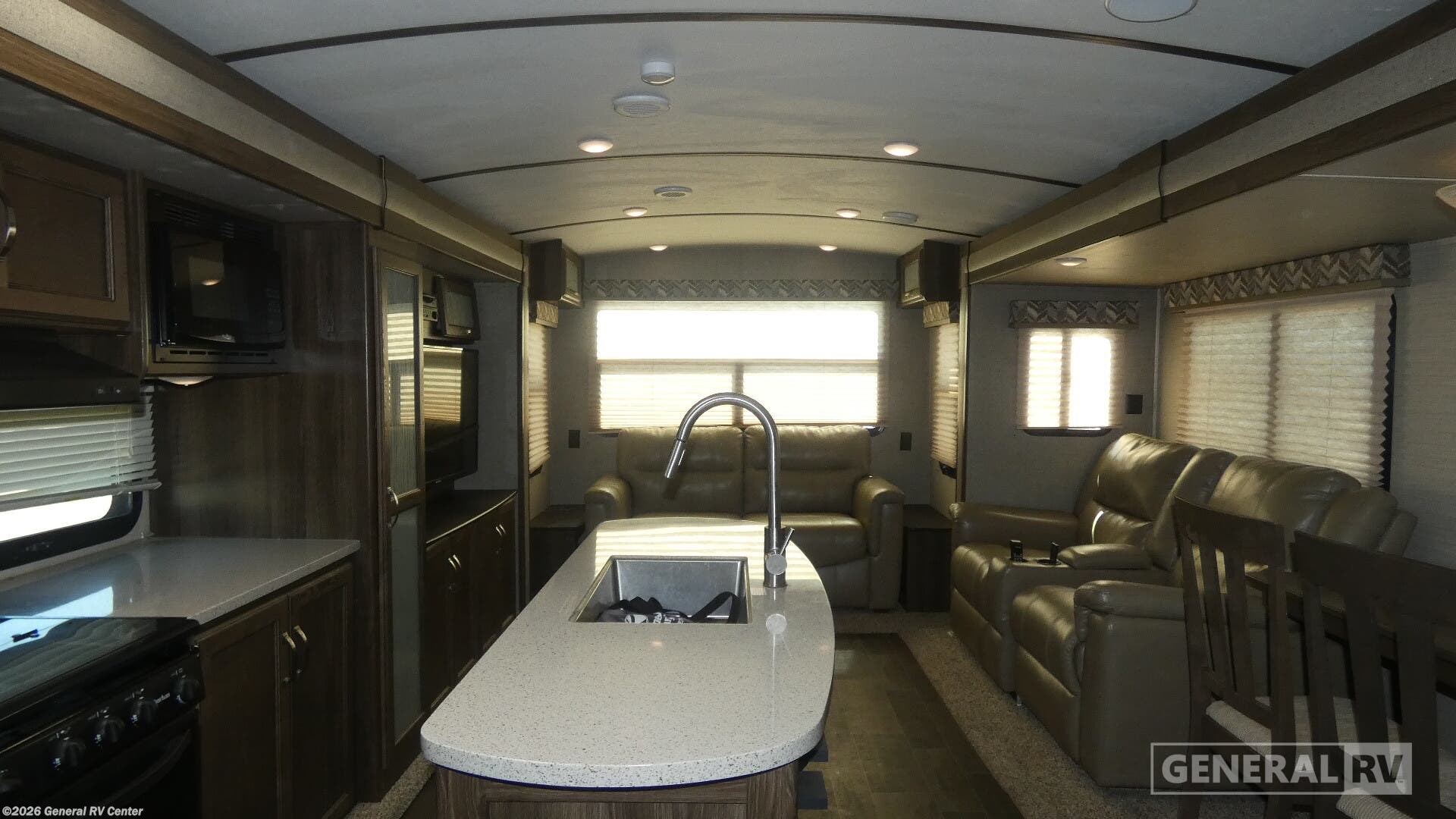 2018 Keystone Premier Ultra Lite 30RIPR - Used Travel Trailer For Sale by General RV Center in Birch Run, Michigan