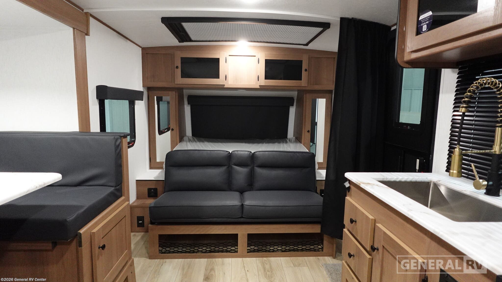 New 202 Coachmen Apex 203RBK-N available in Birch Run, Michigan