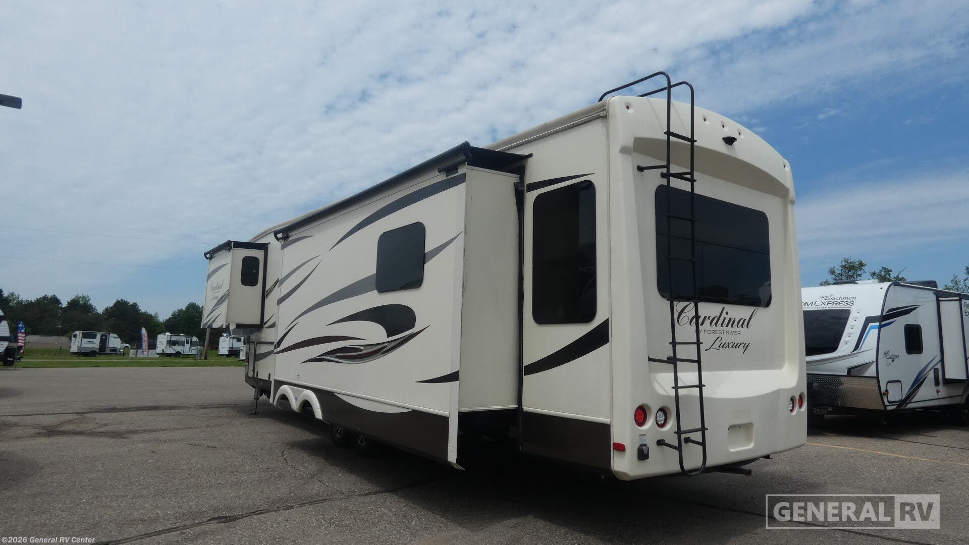 2018 Cardinal Luxury 3456RLX by Forest River from General RV Center in Birch Run, Michigan
