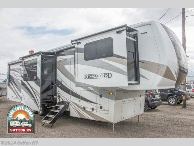 2022 Redwood 3951MB by CrossRoads from Sutton RV in Eugene, Oregon